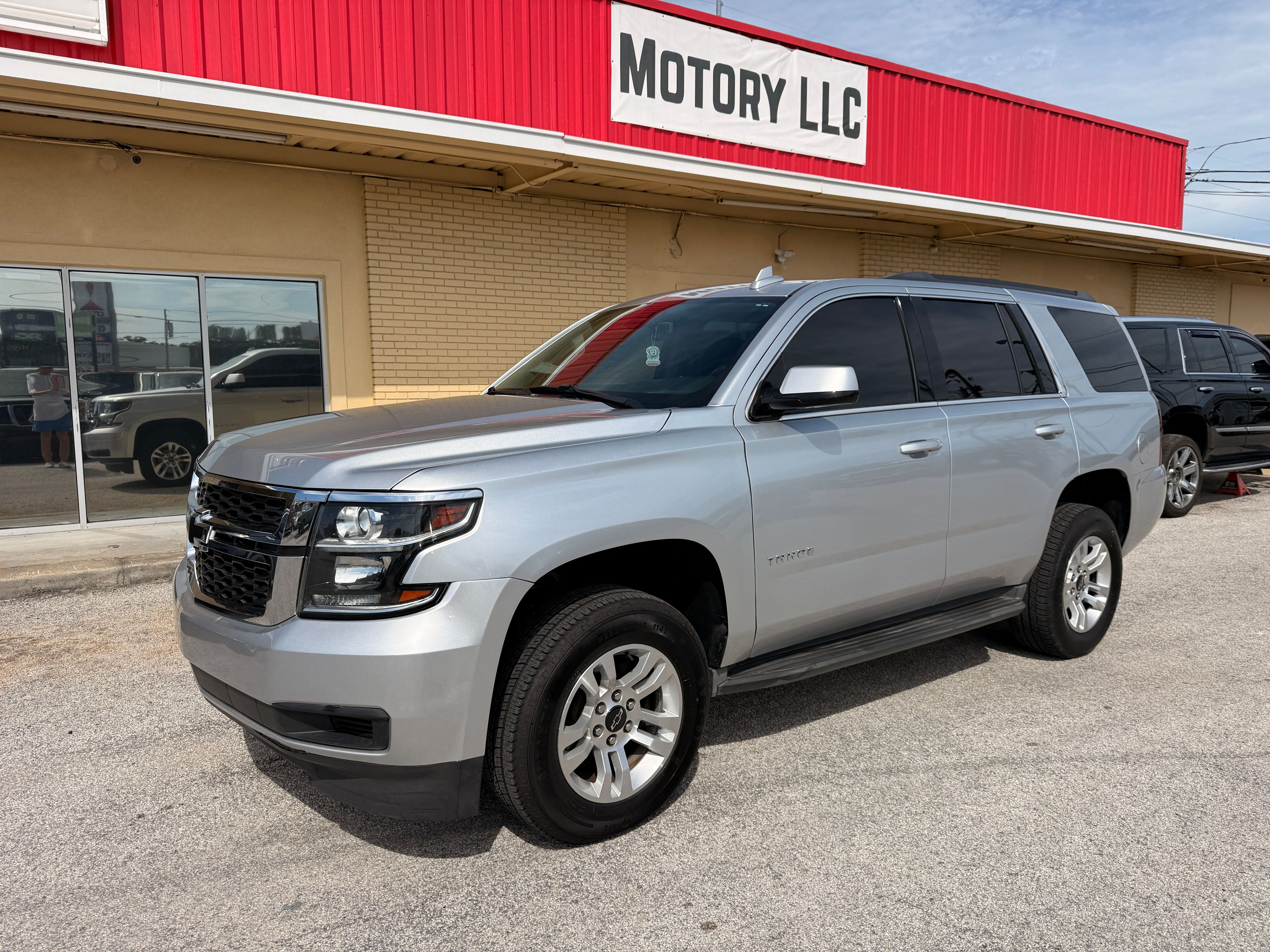 2020 Chevrolet Tahoe Black - Photo 1 of 8