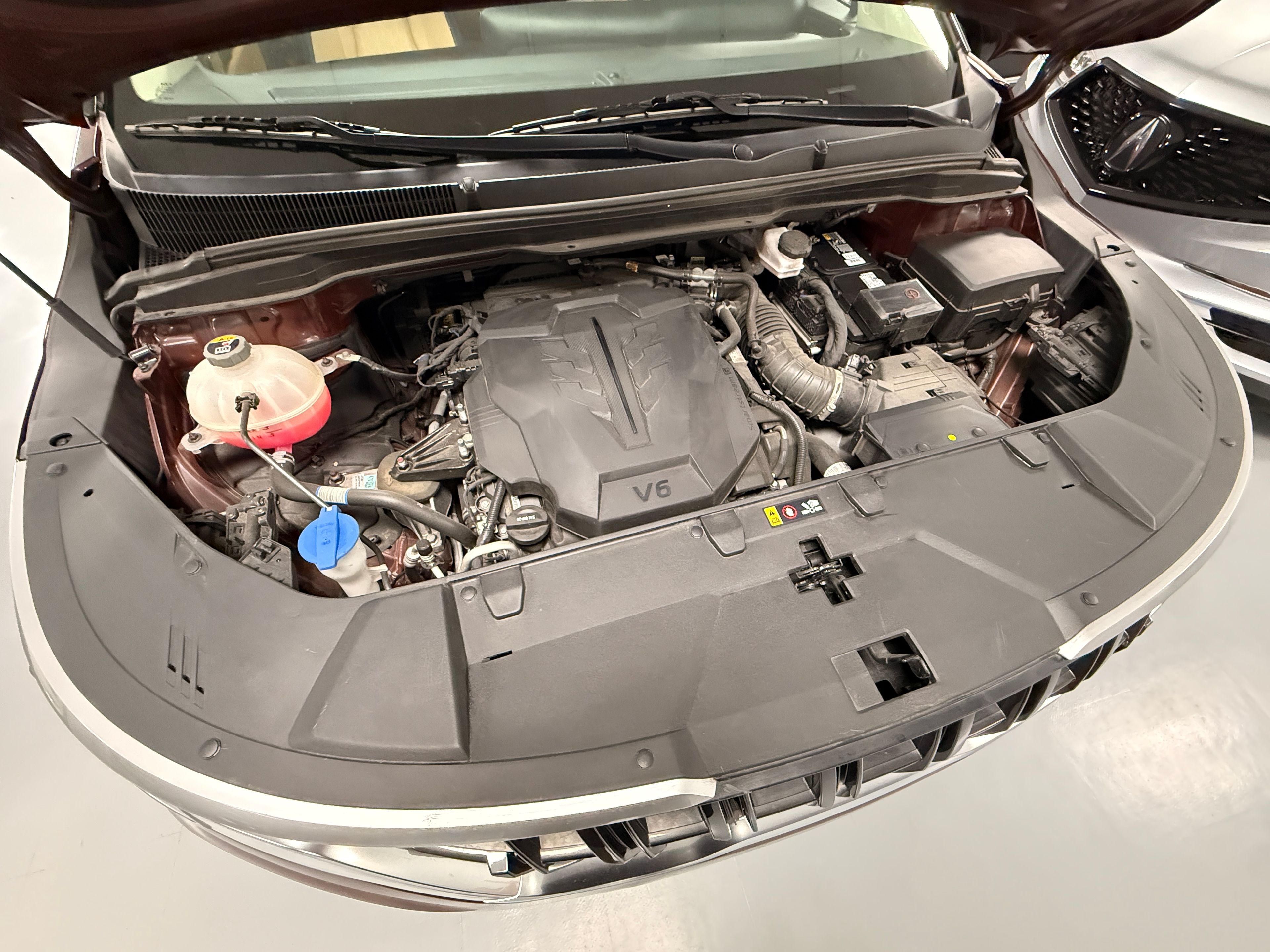 2022 Kia Carnival Burgundy - Photo 9 of 9