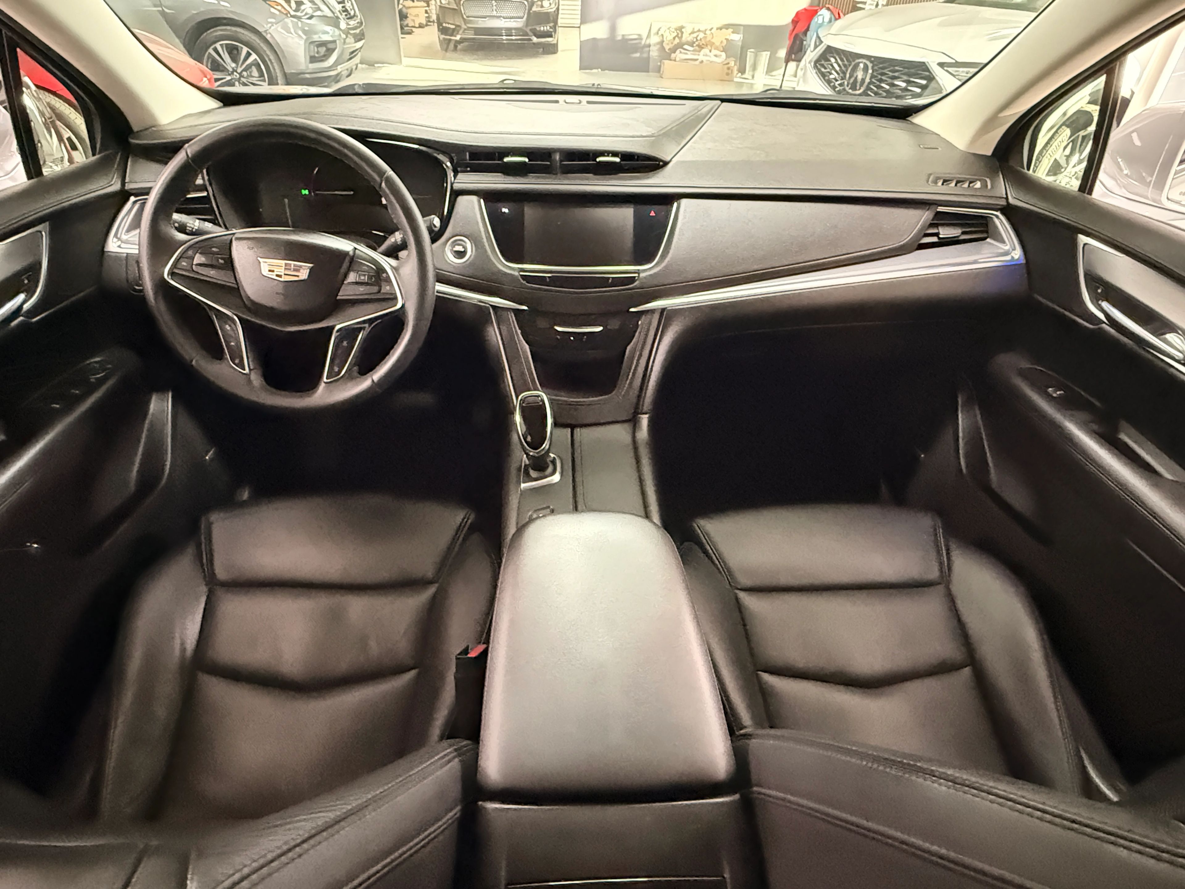 2018 CADILLAC XT5 Black - Photo 6 of 9