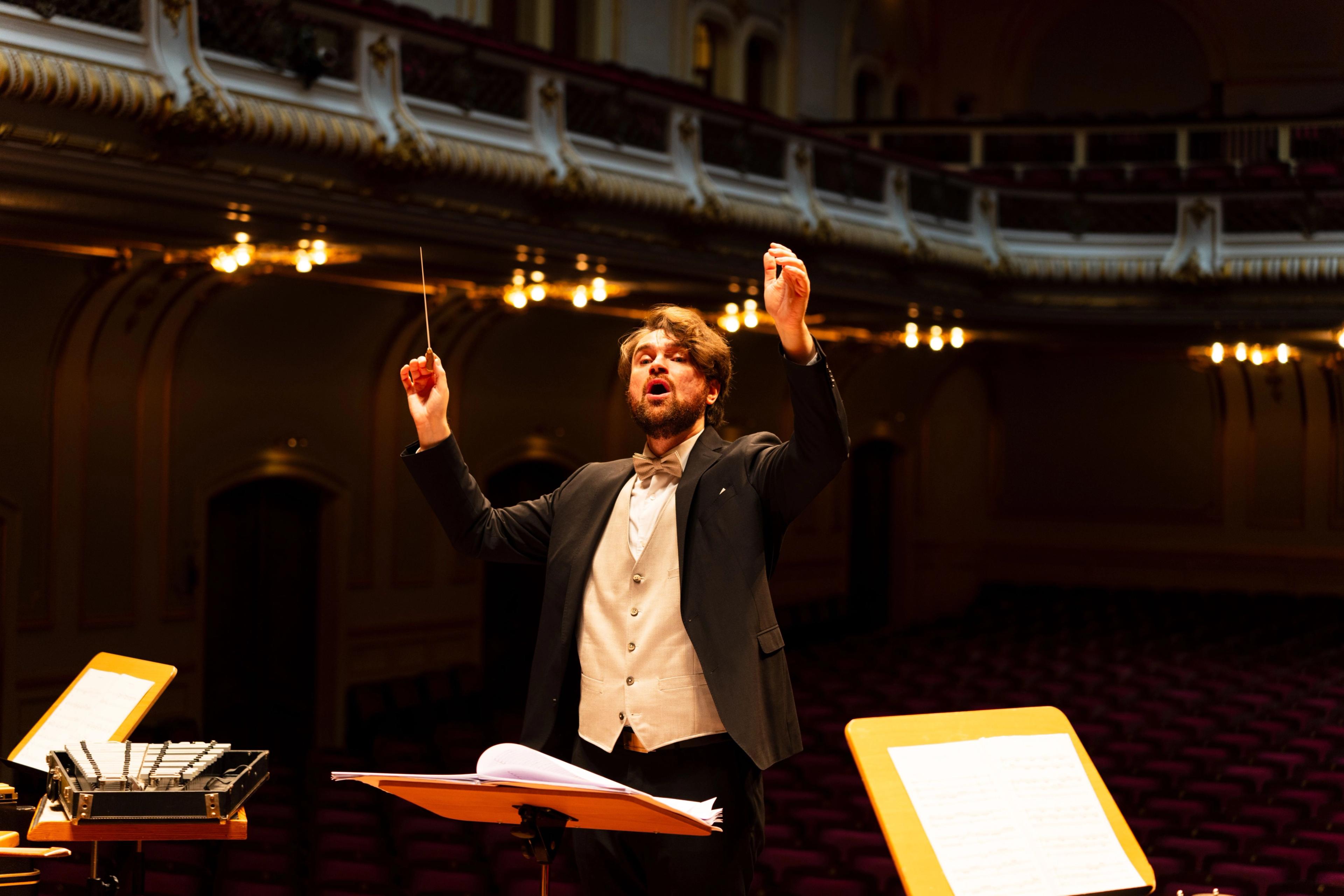 Business orchestration connecting fragmented workflows, systems, teams and AI across the customer journey