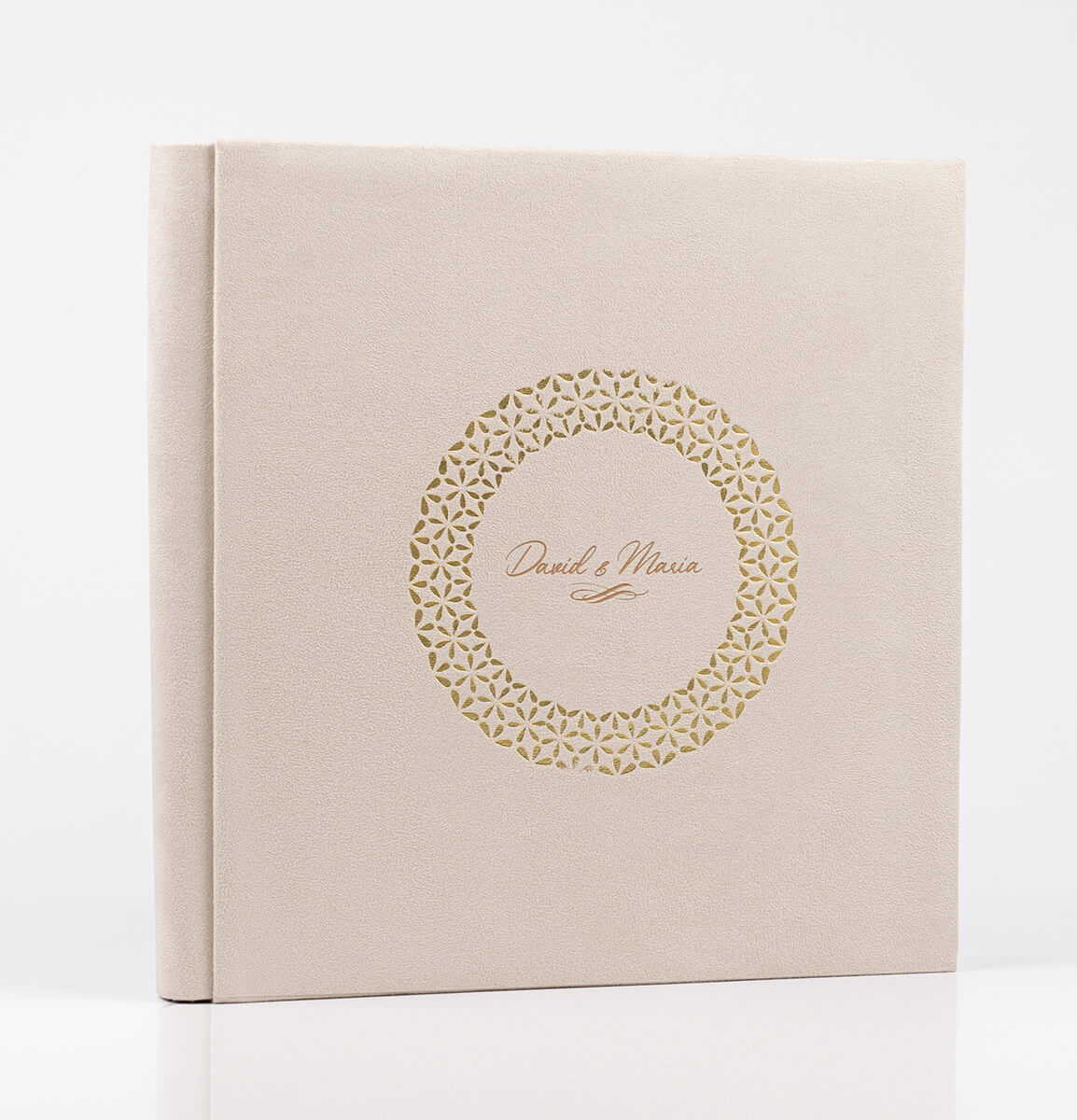 Diferențele dintre un album fotocarte ieftin și unul premium