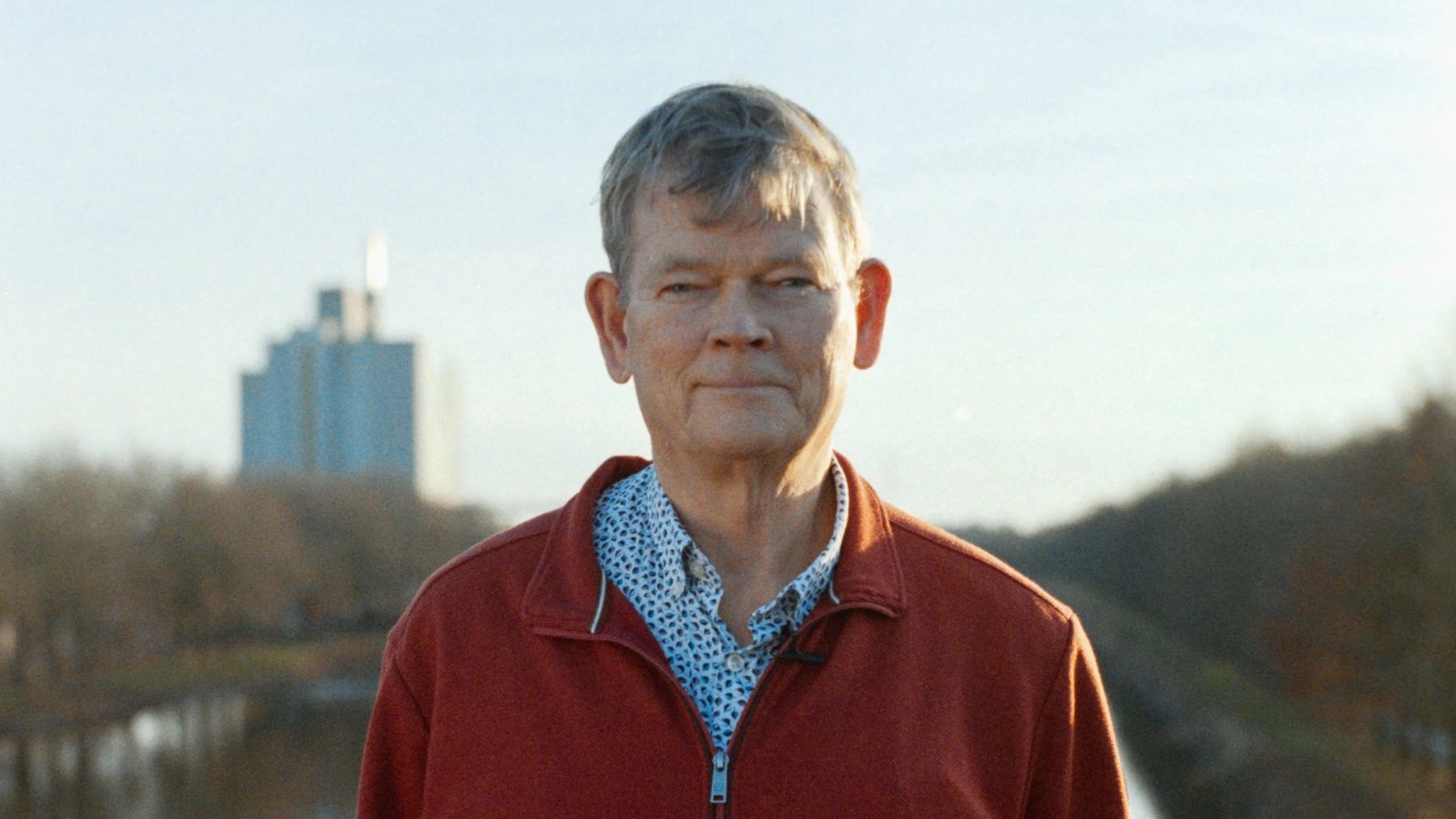Portret van een kandidaat aan het kanaal