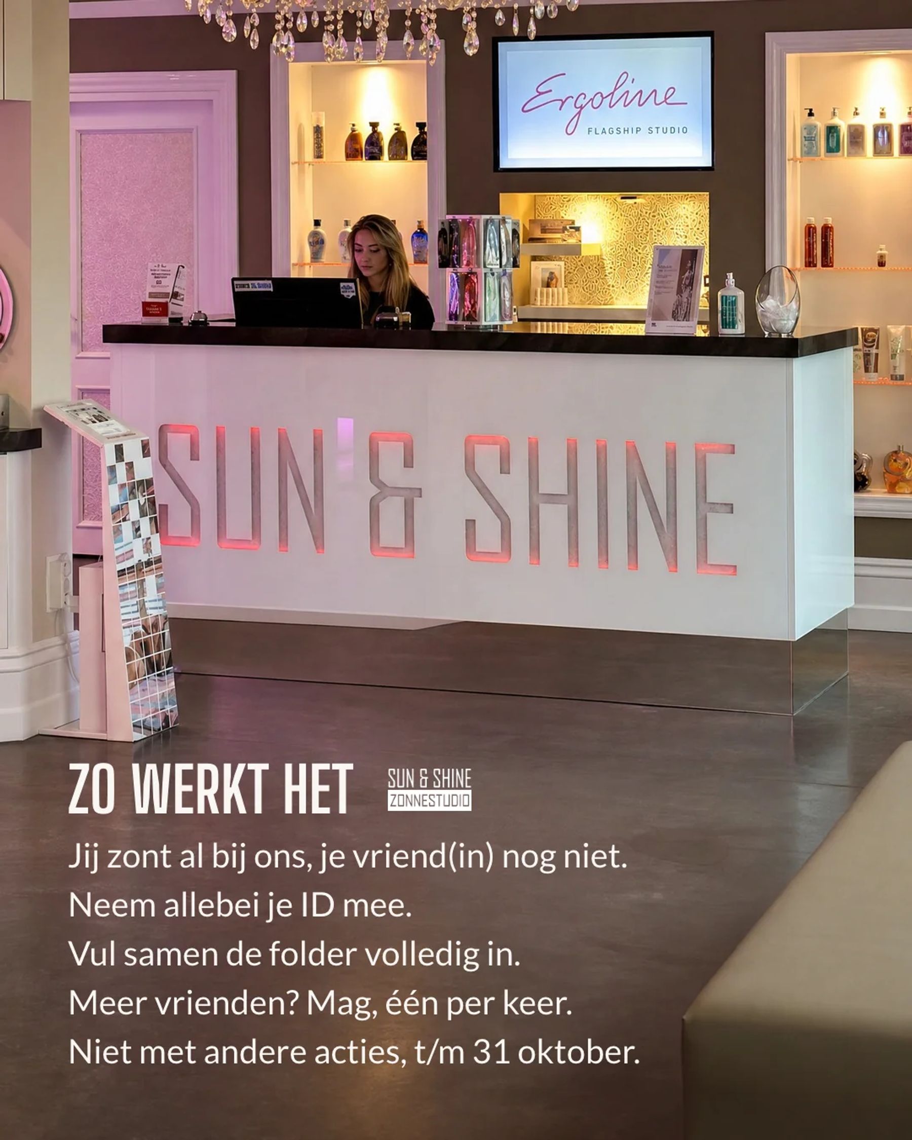 Post Bring a Friend, aan de balie van de studio