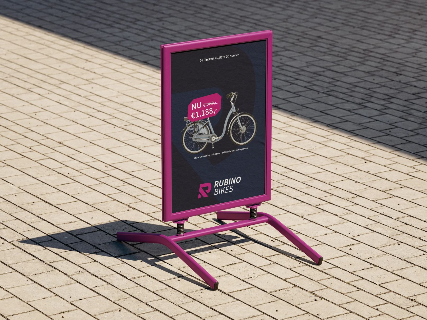 Stoepbord in magenta voor de winkel