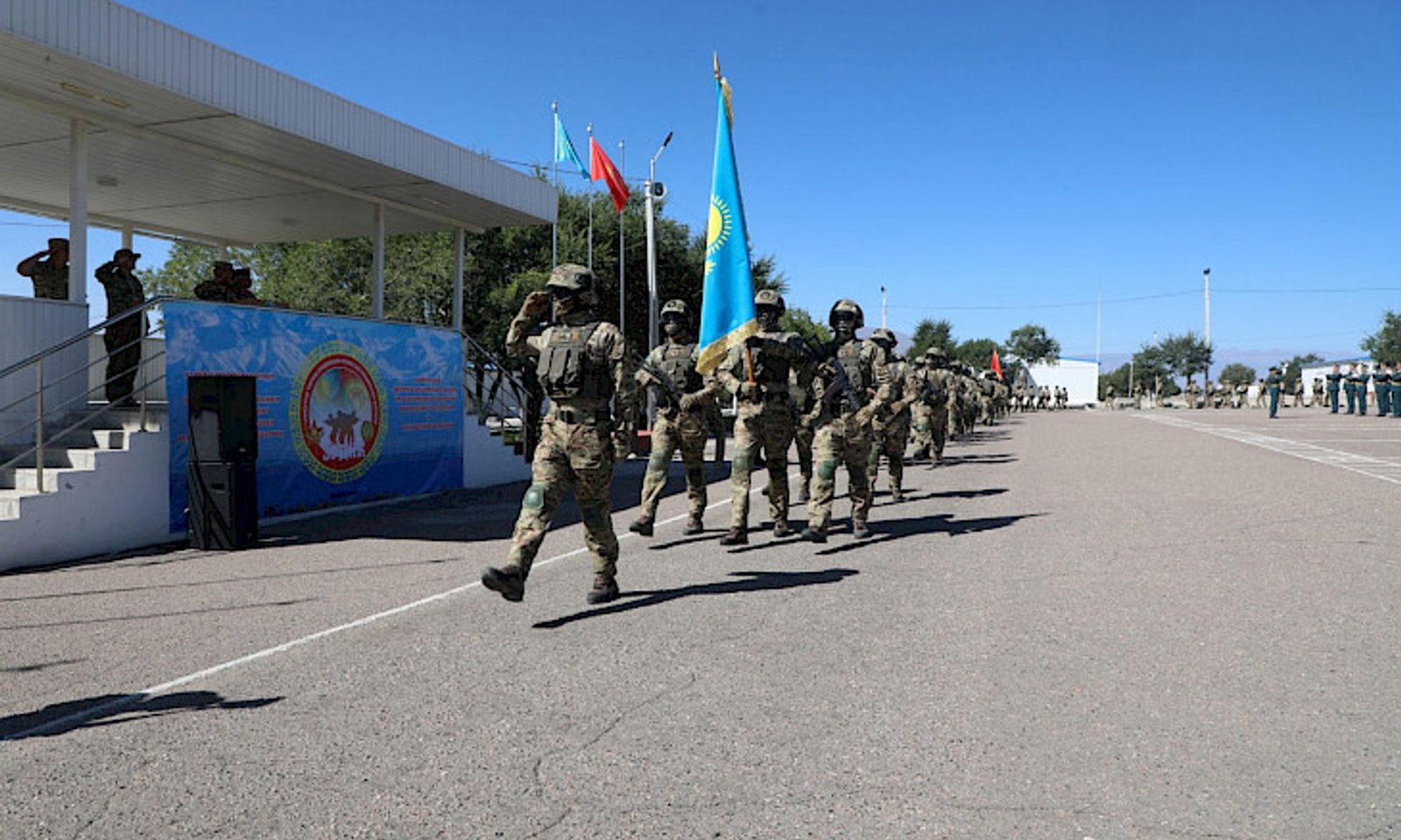 Кыргызстан менен Казакстандын аскер кызматкерлеринин биргелешкен машыгуусу башталды