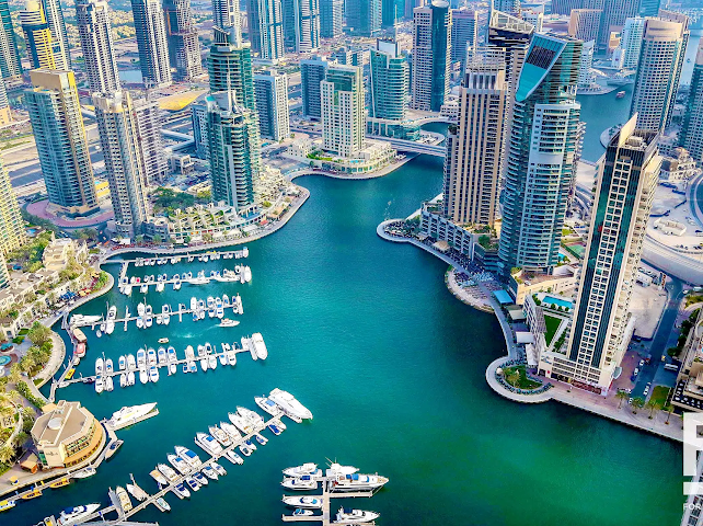 Изображение многофункционального комплекса Dubai Marina в Дубае.