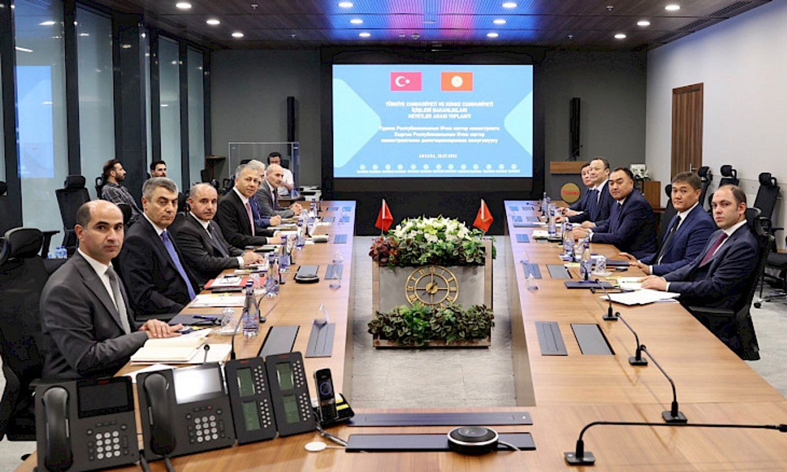 Түркияга кыргызстандыктар үчүн визасыз режимди 180 күнгө чейин узартуу сунушталды