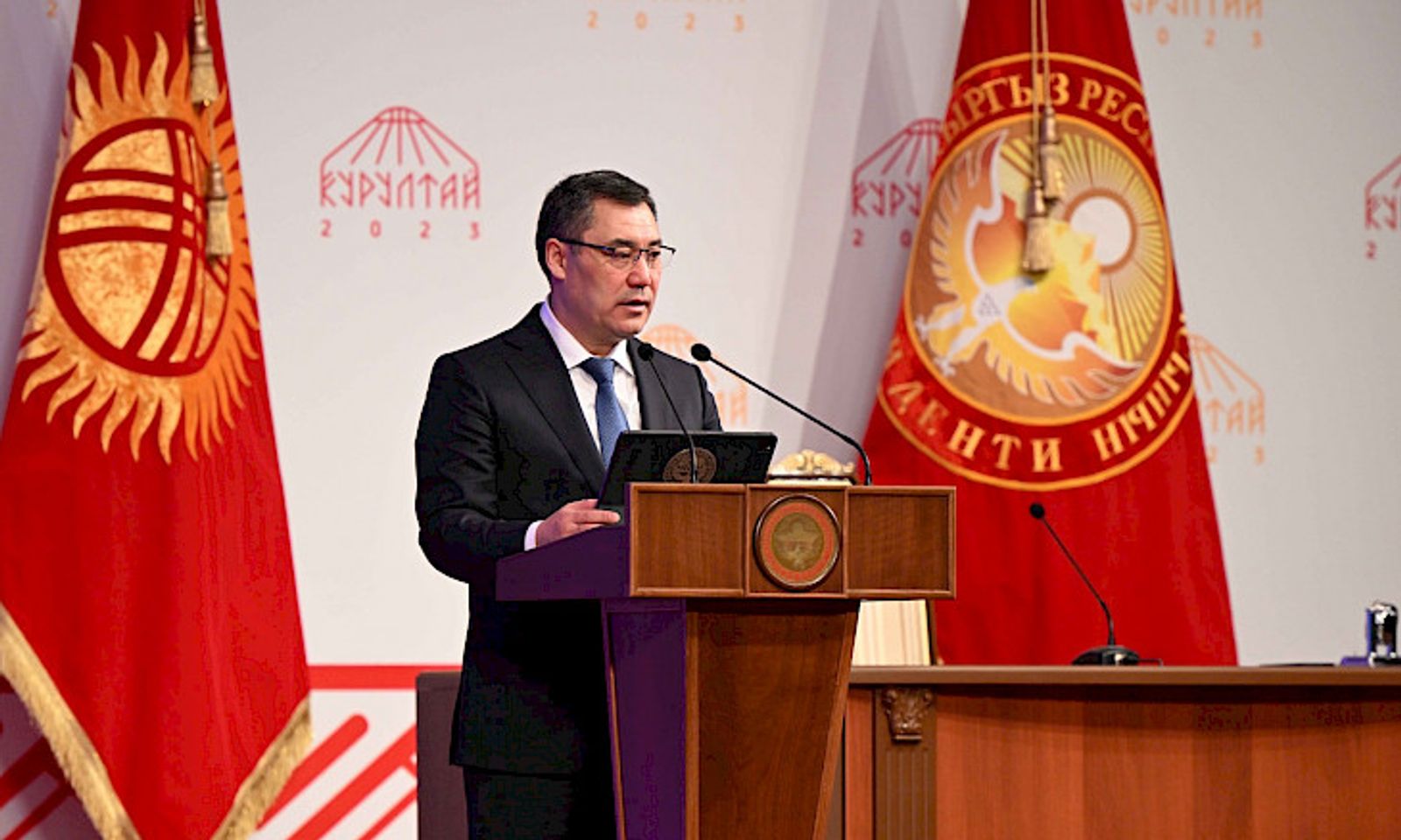 Садыр Жапаров: Кийинки жылы 100 миң га жерге жайыт үрөндөрү себилет