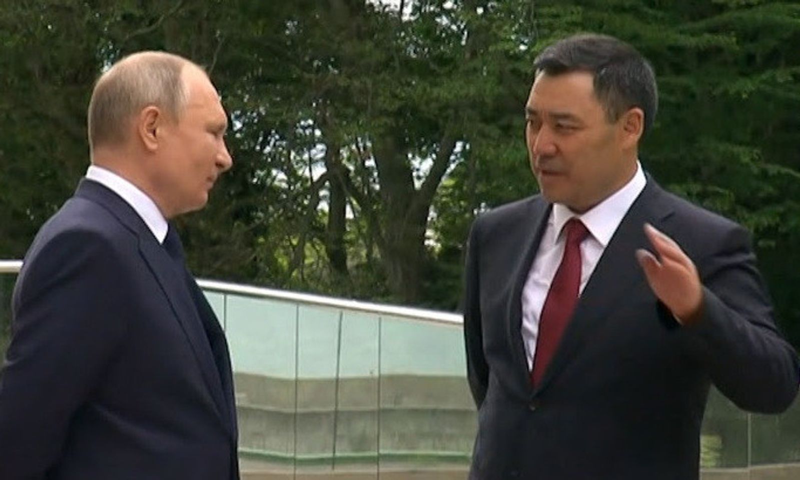 Бүгүн Жапаров менен Путин Кыргызстандагы үч мектептин курулушуна старт берет