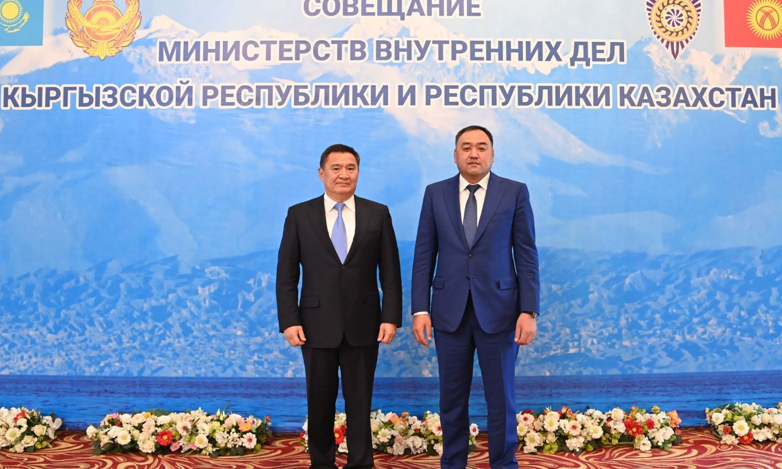 Кыргызстан менен Казакстандын Ички иштер министрлери кызматташууну бекемдөө жөнүндө Меморандумга кол коюшту