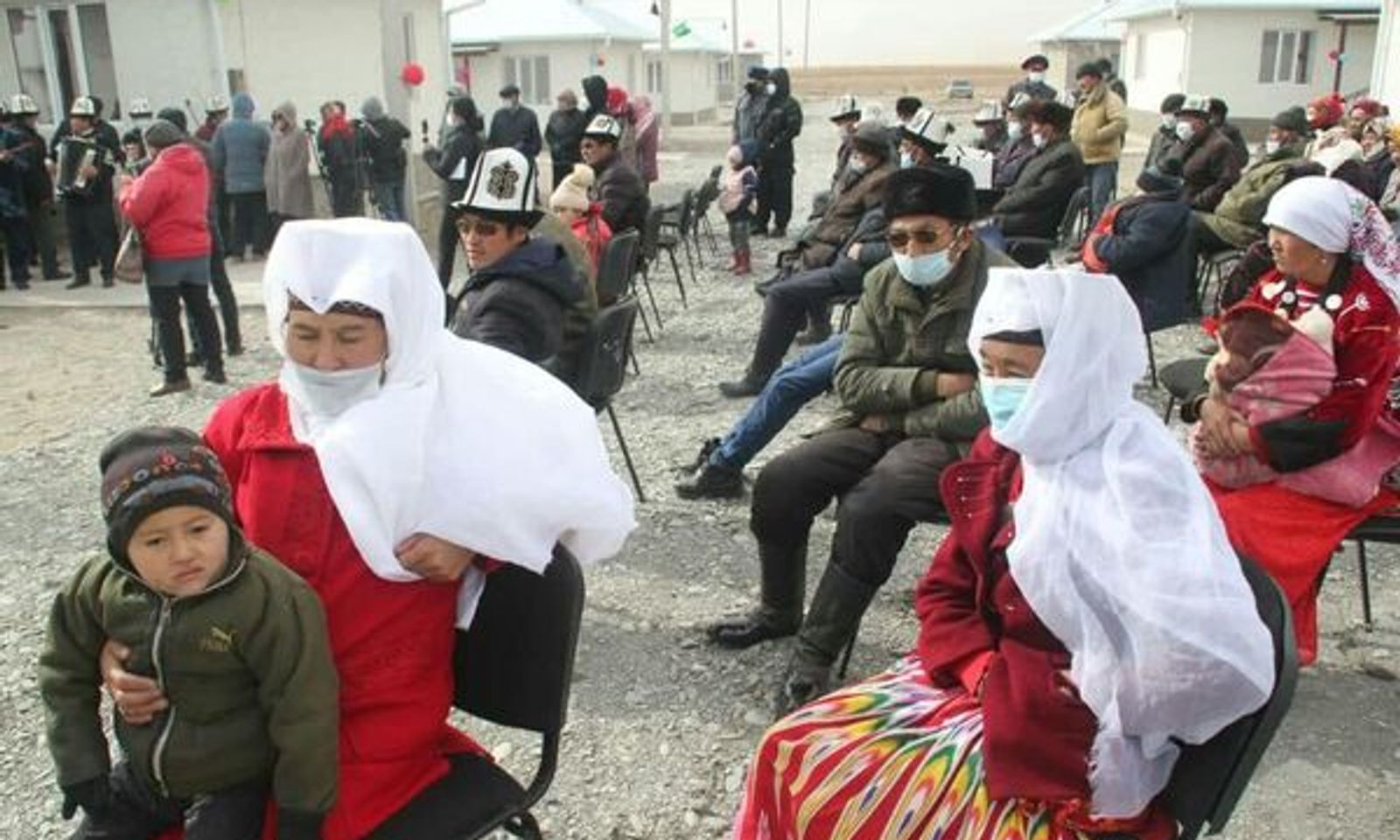 Этникалык кыргыздардын эсине! Мамлекеттик кепилдиктер жөнүндөгү мыйзамга өзгөртүүлөр киргизилди