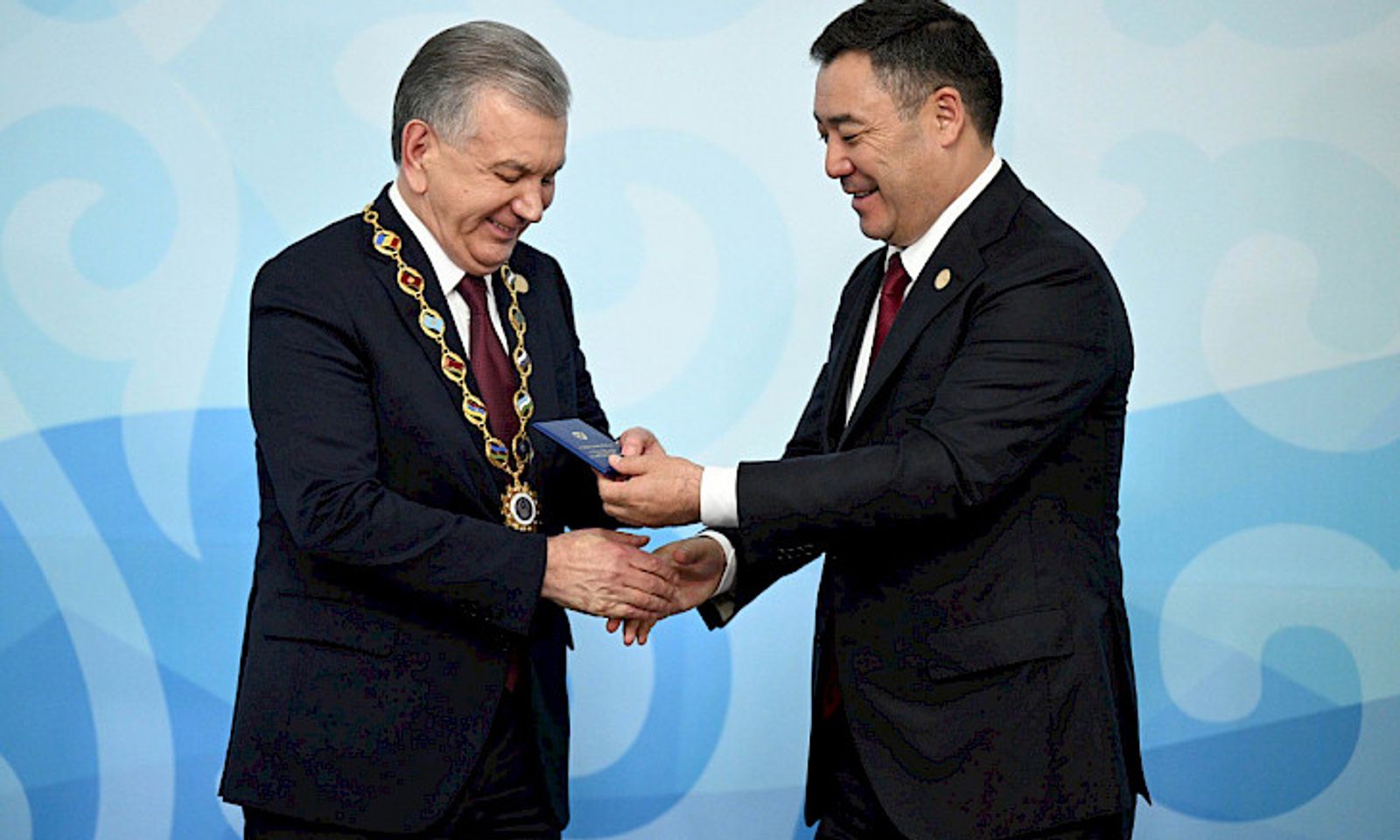 Өзбекстандын президенти Шавкат Мирзиёев КМШнын Ардак белгиси менен сыйланды