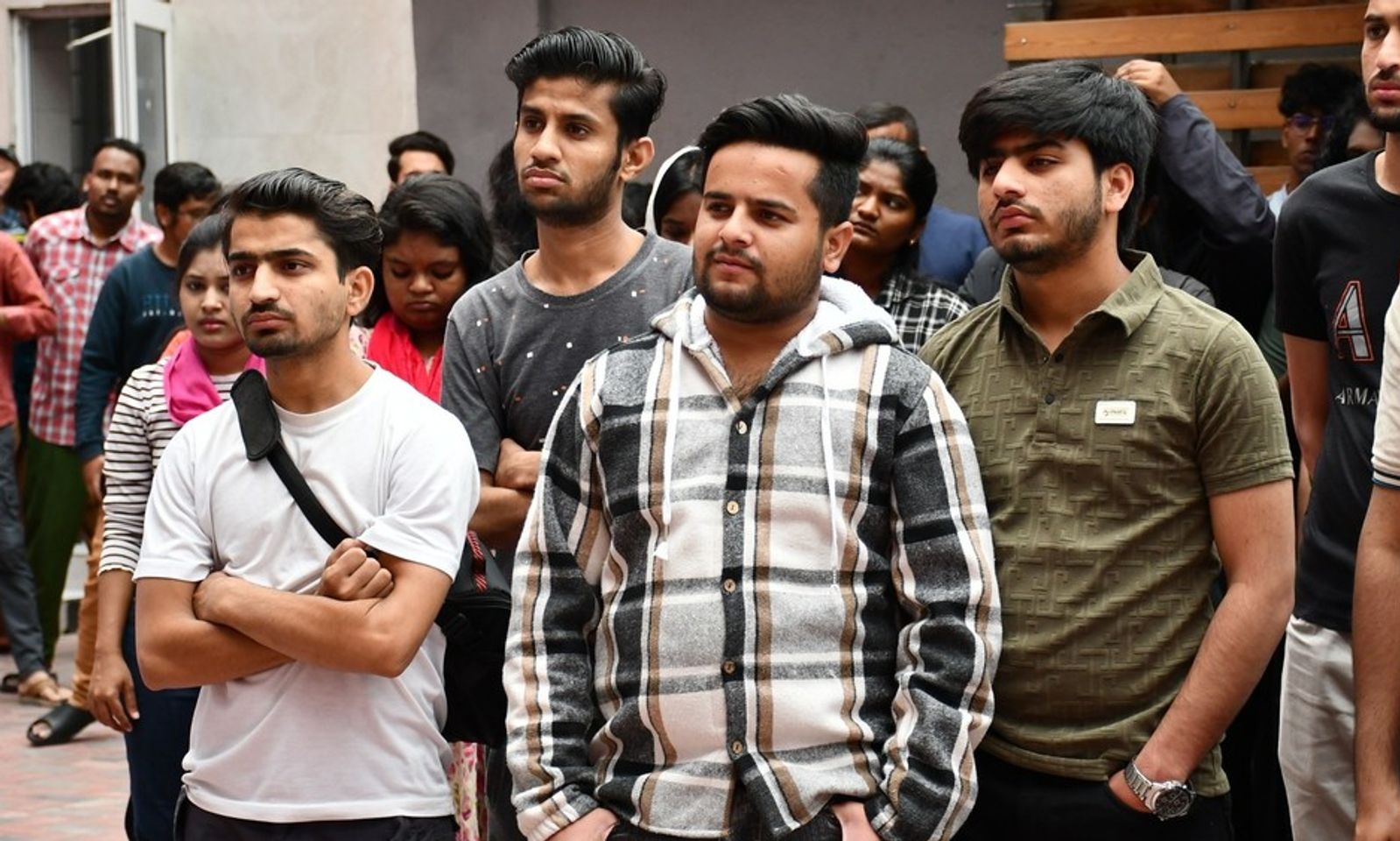 Бүгүнтөн тарта мыйзамсыз жүргөн мигранттар өлкөдөн чыгарылат