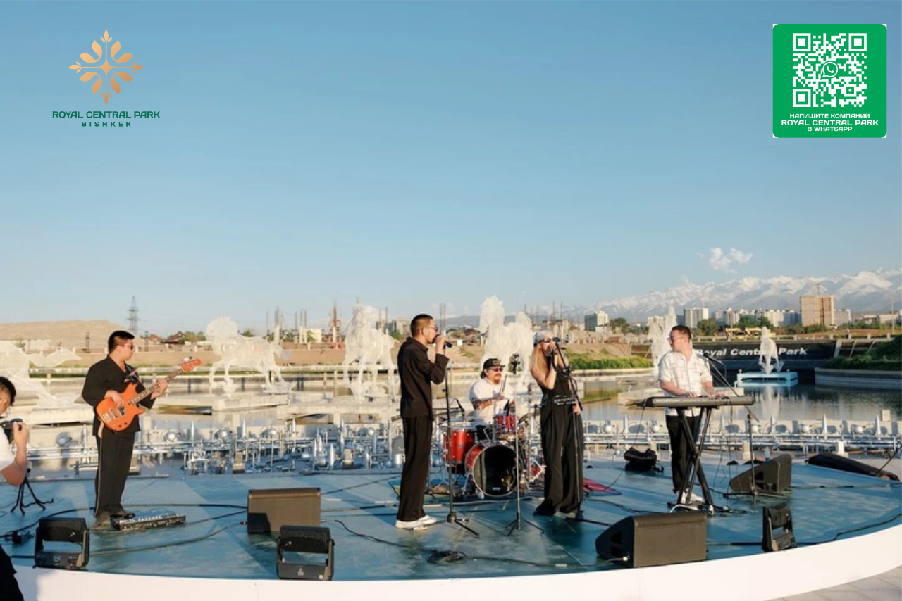 На берегу Nomad Heritage Lake акустическая программа “Royal Central Park – Sunset Music Show” позволила гостям насладиться музыкой на фоне впечатляющего заката.