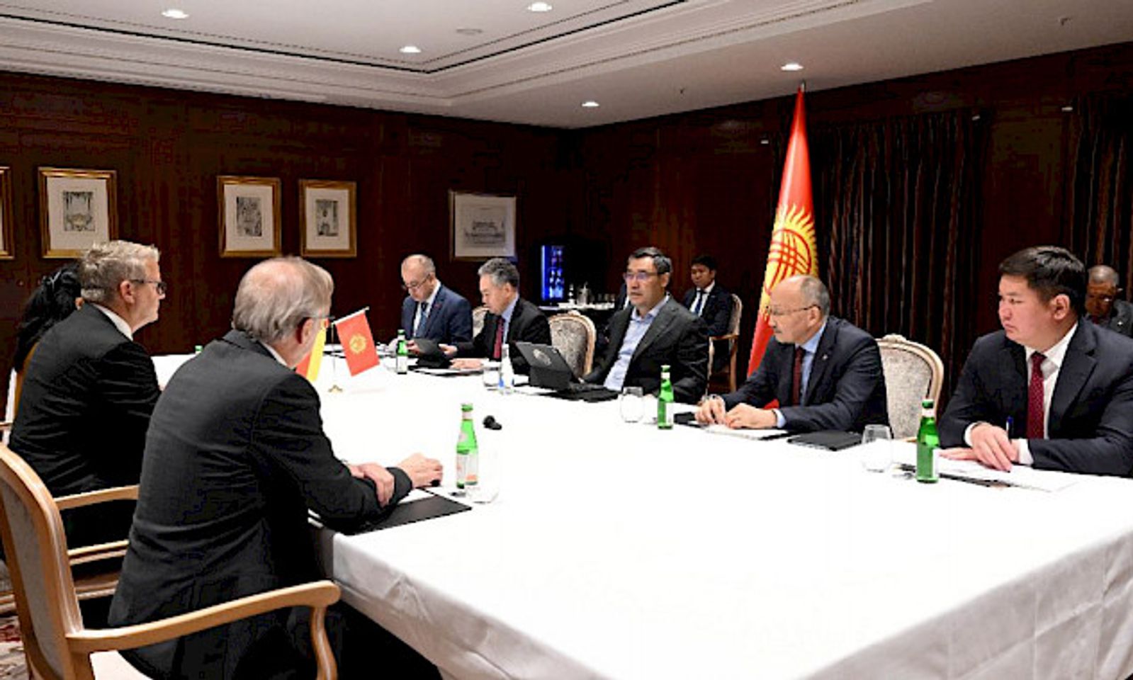 Садыр Жапаров “Knauf” компаниясынын жетекчилиги менен жолугушту