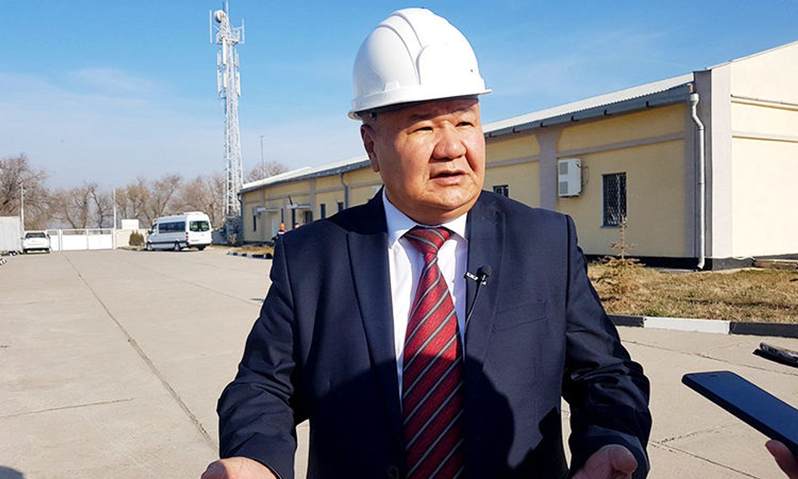 Министр: Эл жарыкты үнөмдөбөсө, үнөмдөткөнгө мажбур болобуз