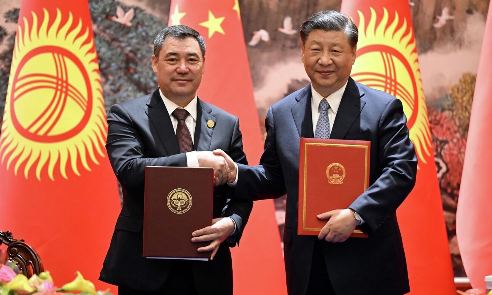 Кыргыз-Кытай чек арасындагы эки өткөрмө бекет үч күнгө жабылат