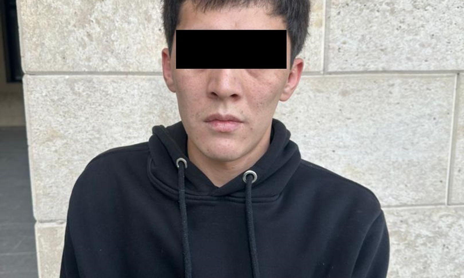 Адам өлтүрүүгө шектелген Казакстандын жараны кармалды