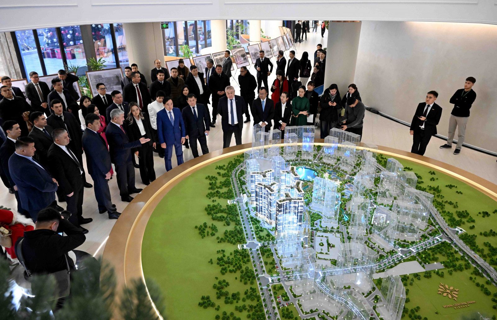 Визит Премьер-министра Кыргызской Республики, уважаемого господина Адылбека Алешовича Касымалиева, в здание Rox Center