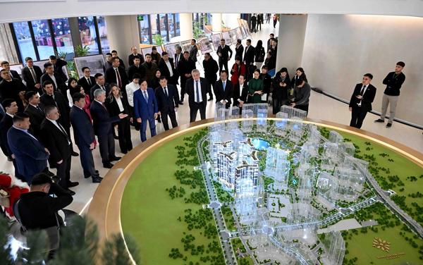 Визит Премьер-министра Кыргызской Республики, уважаемого господина Адылбека Алешовича Касымалиева, в здание Rox Center