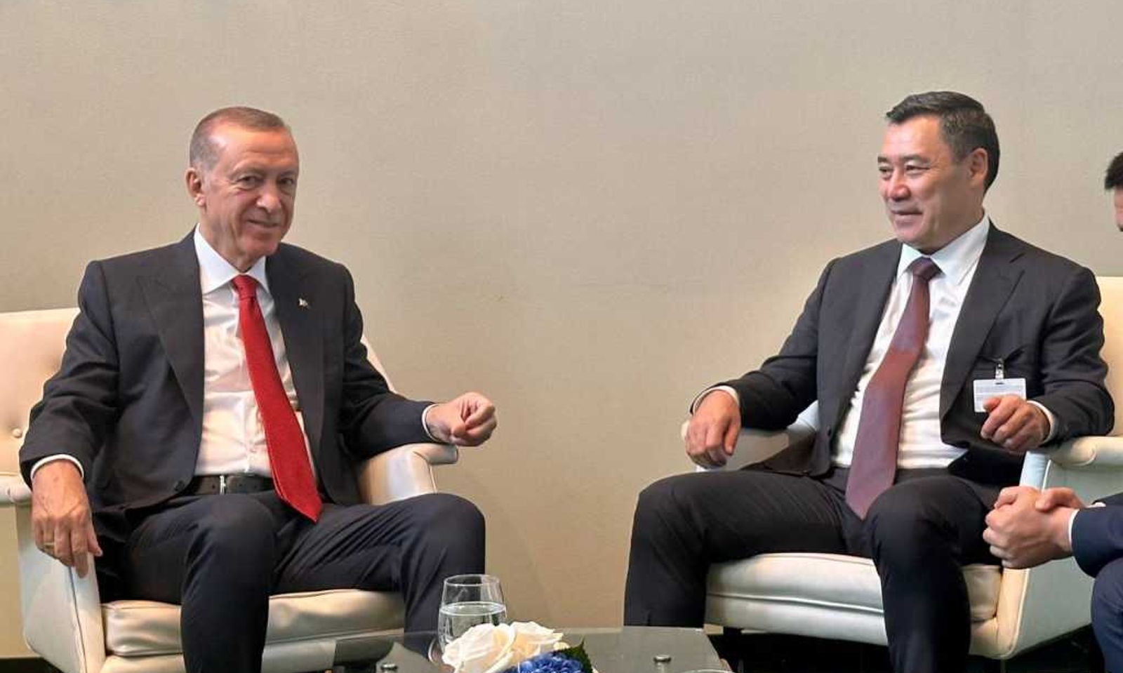 Садыр Жапаров Түркиянын президенти Эрдоган менен жолугушту