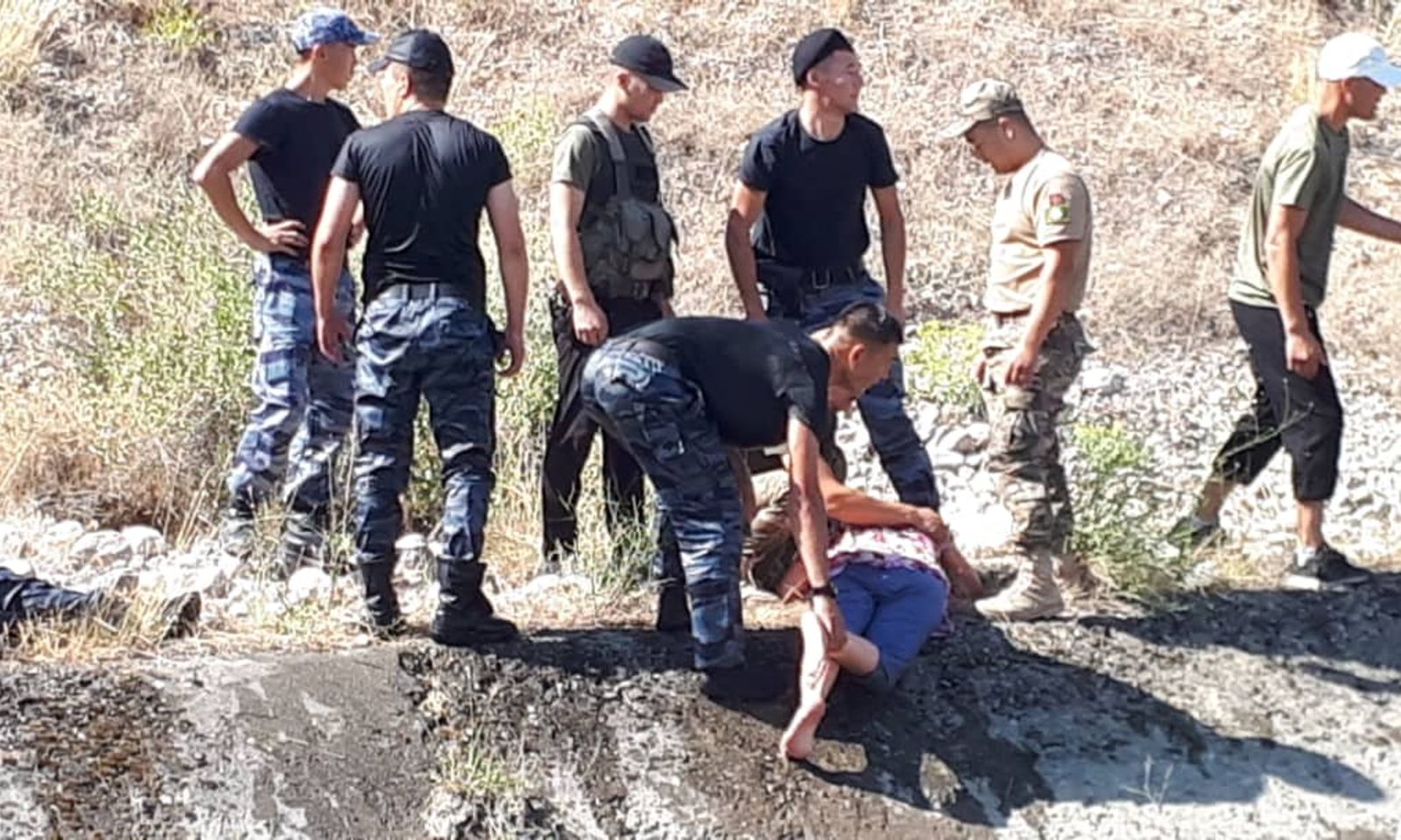 Баткенде милиция кызматкерлери каналда агып бара жаткан аялды куткарып калышты