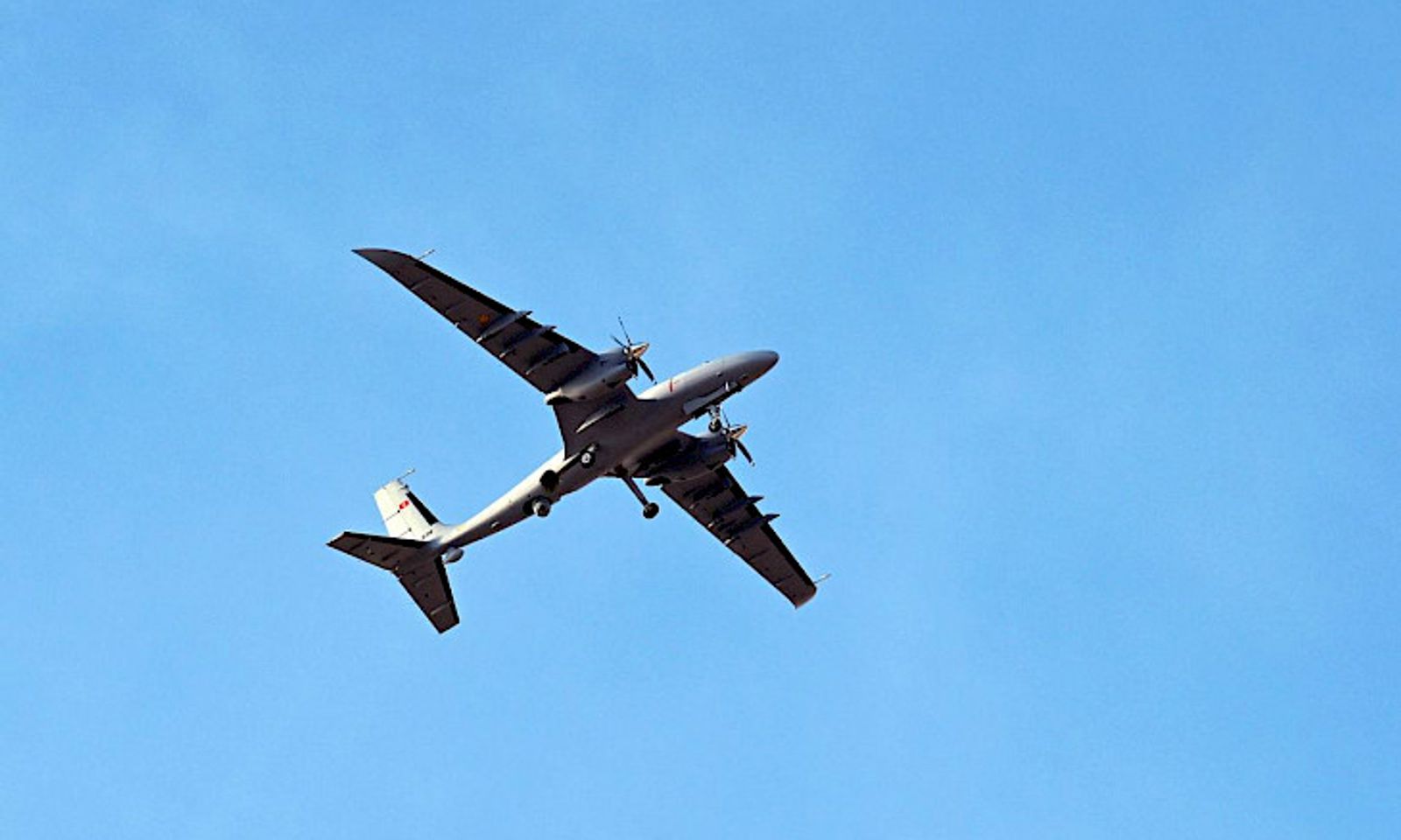 Чек ара кызматынын куралдануусуна заманбап «Акынжы» жана «Аксүнгүр» учкучсуз учуучу аппараттары келип түштү