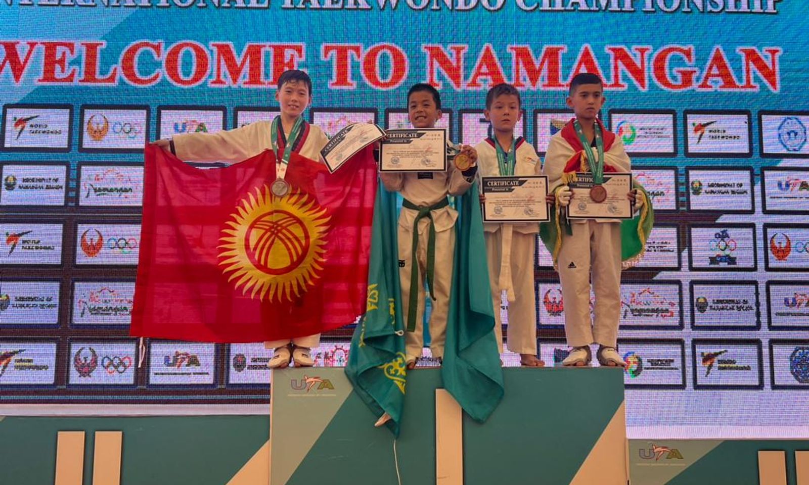 Бишкектик таэквондочулар Өзбекстанда өткөн эл аралык чемпионатта медаль тагынышты