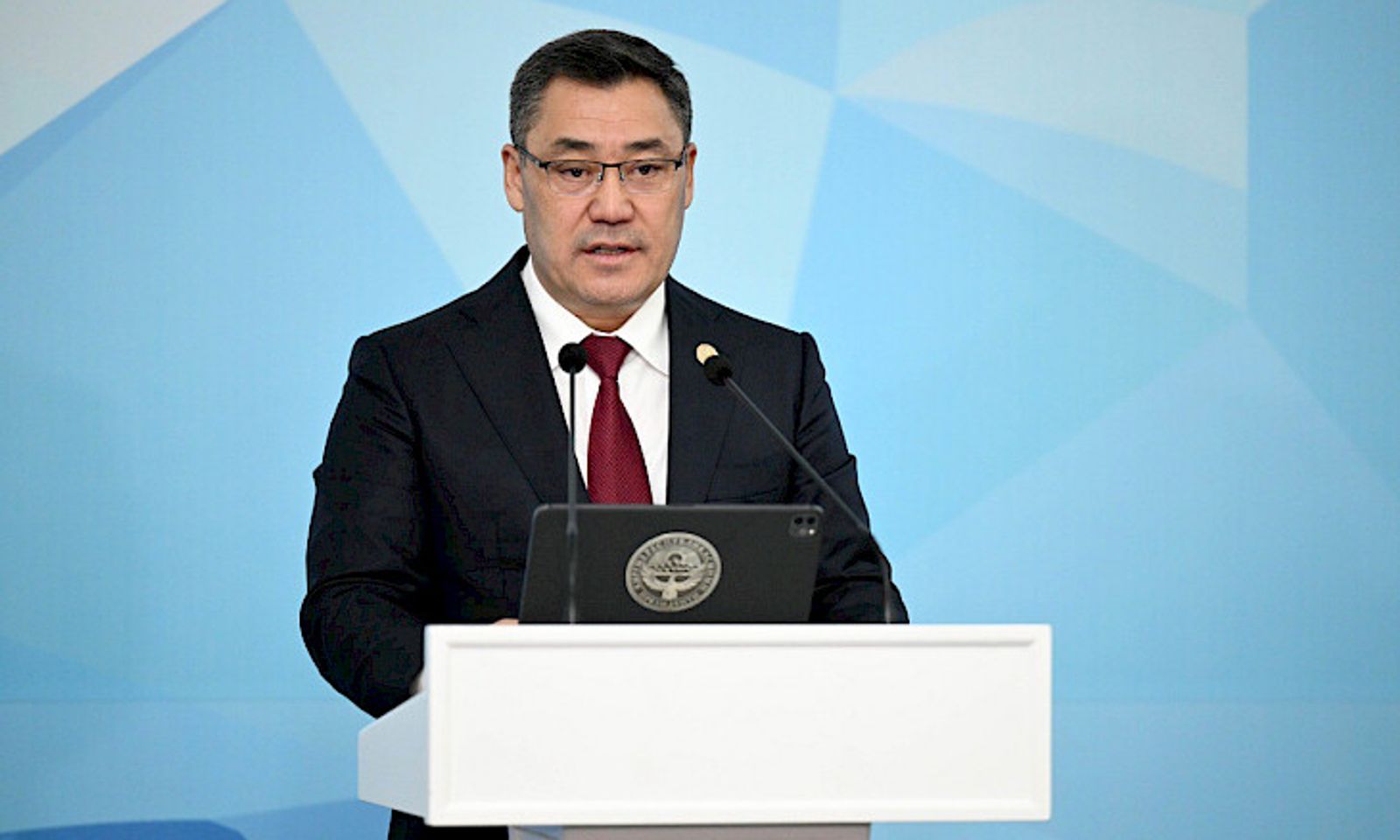 Садыр Жапаров КМШ саммитинин жыйынтыгы боюнча ЖМКларга билдирүү жасады