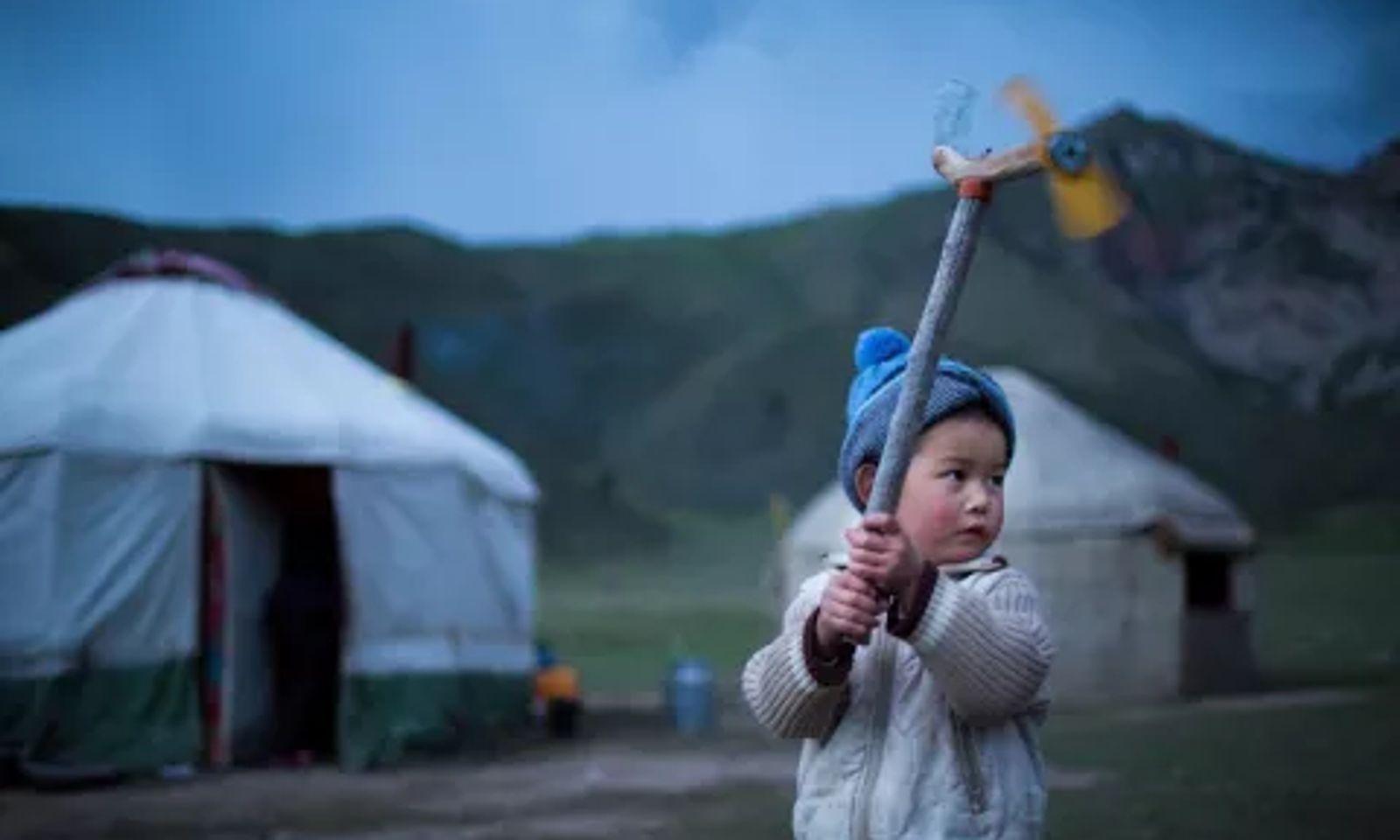 Мигранттар балдарын кароосуз калтырса,айып пул салынат