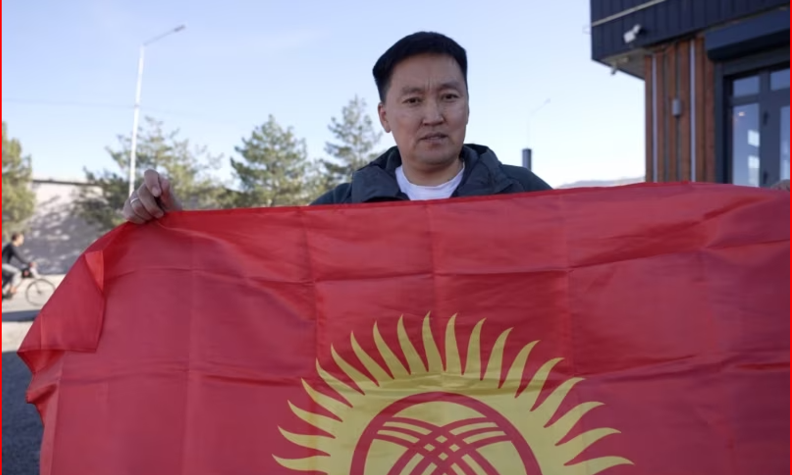 HRW: Жоробековдун камалышы — сөз эркиндигин жана тынч чогулуу укугун чектөө