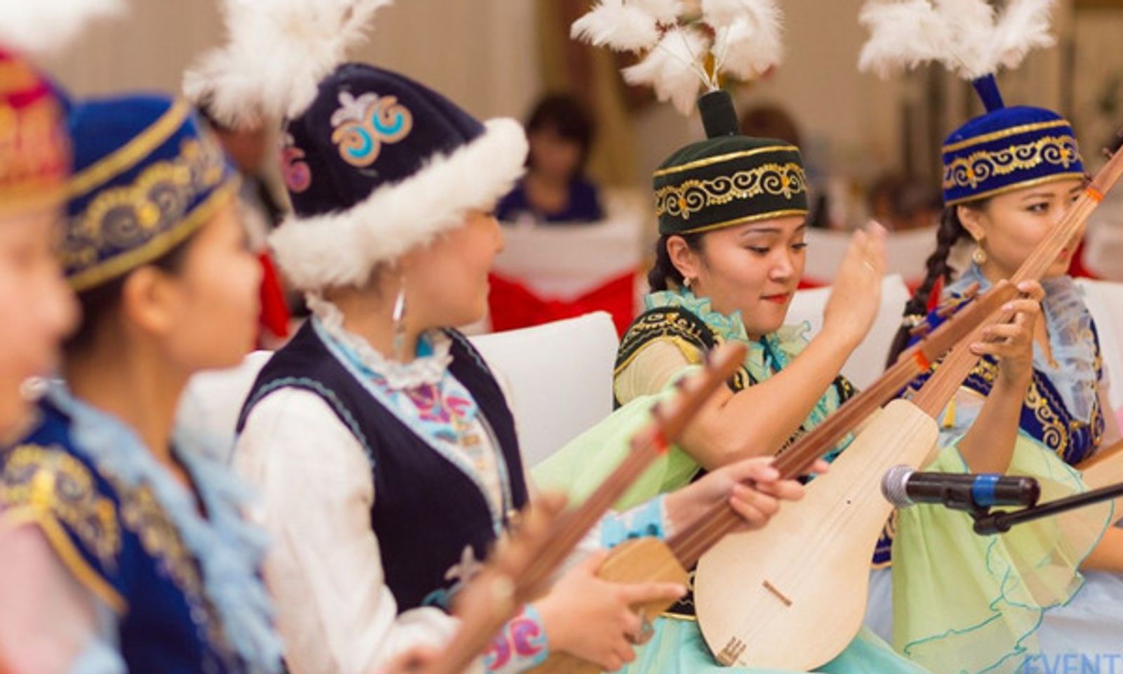 Кирүү акысыз. Бишкекте Комуз күнүнө карата чоң программадагы концерт өтөт