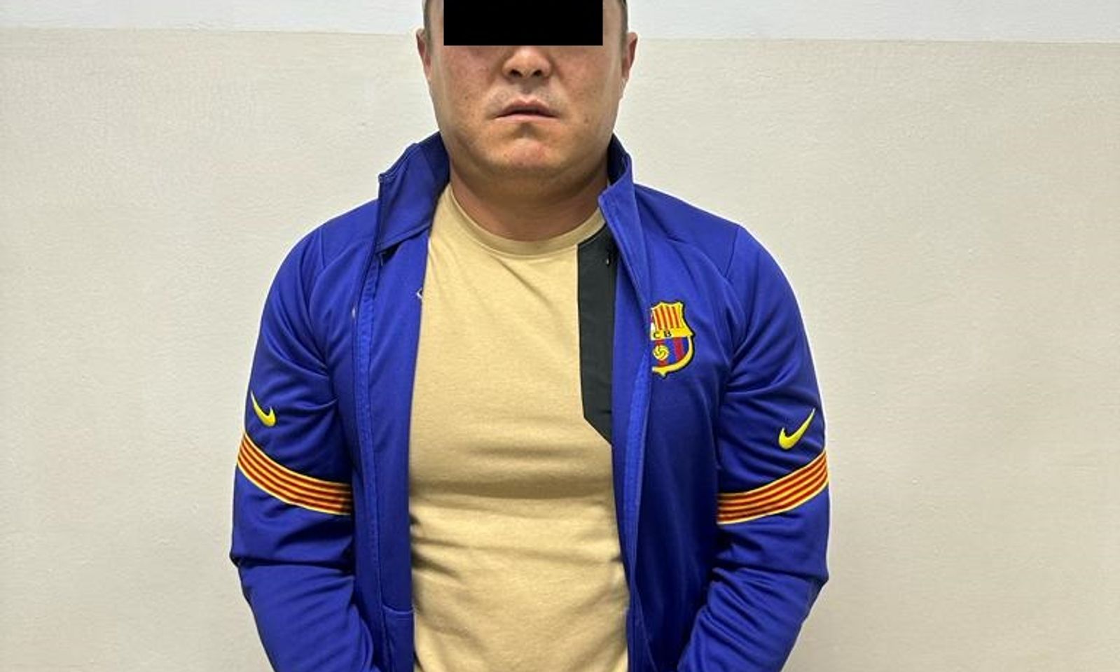 “Мерседес S500” үлгүсүндөгү унаасын жана 17 миң АКШ долларын тартып алган. Асанбектин кылмыштуу тобунун мүчөлөрү кармалды