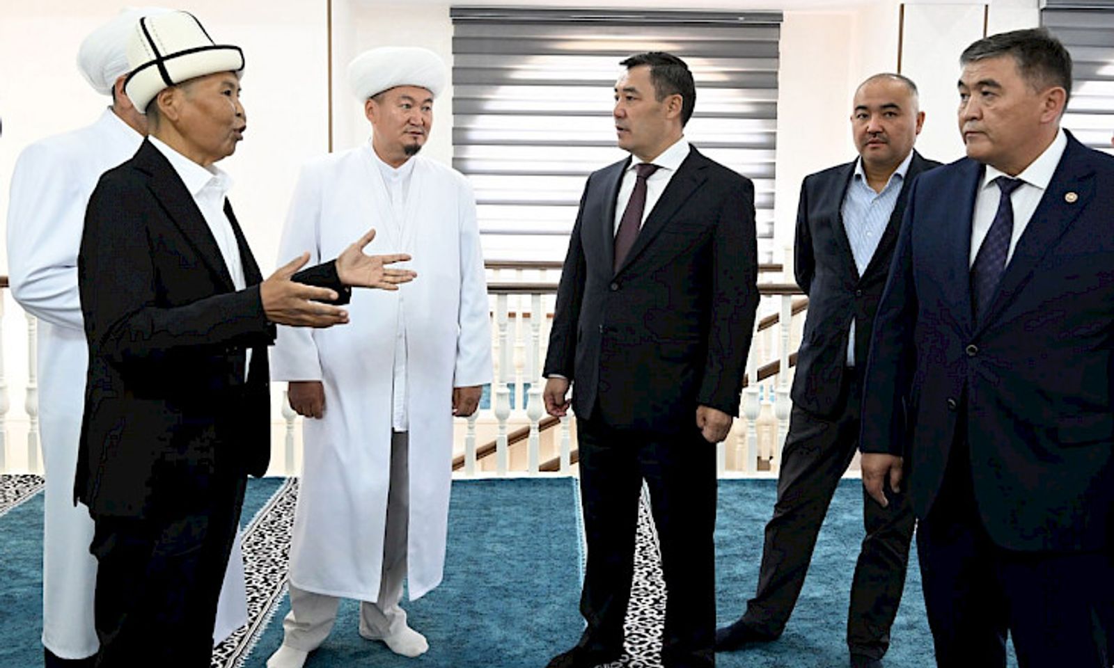 Президент Садыр Жапаров Жалал-Абаддагы жаңы Ислам маданий борборуна барды