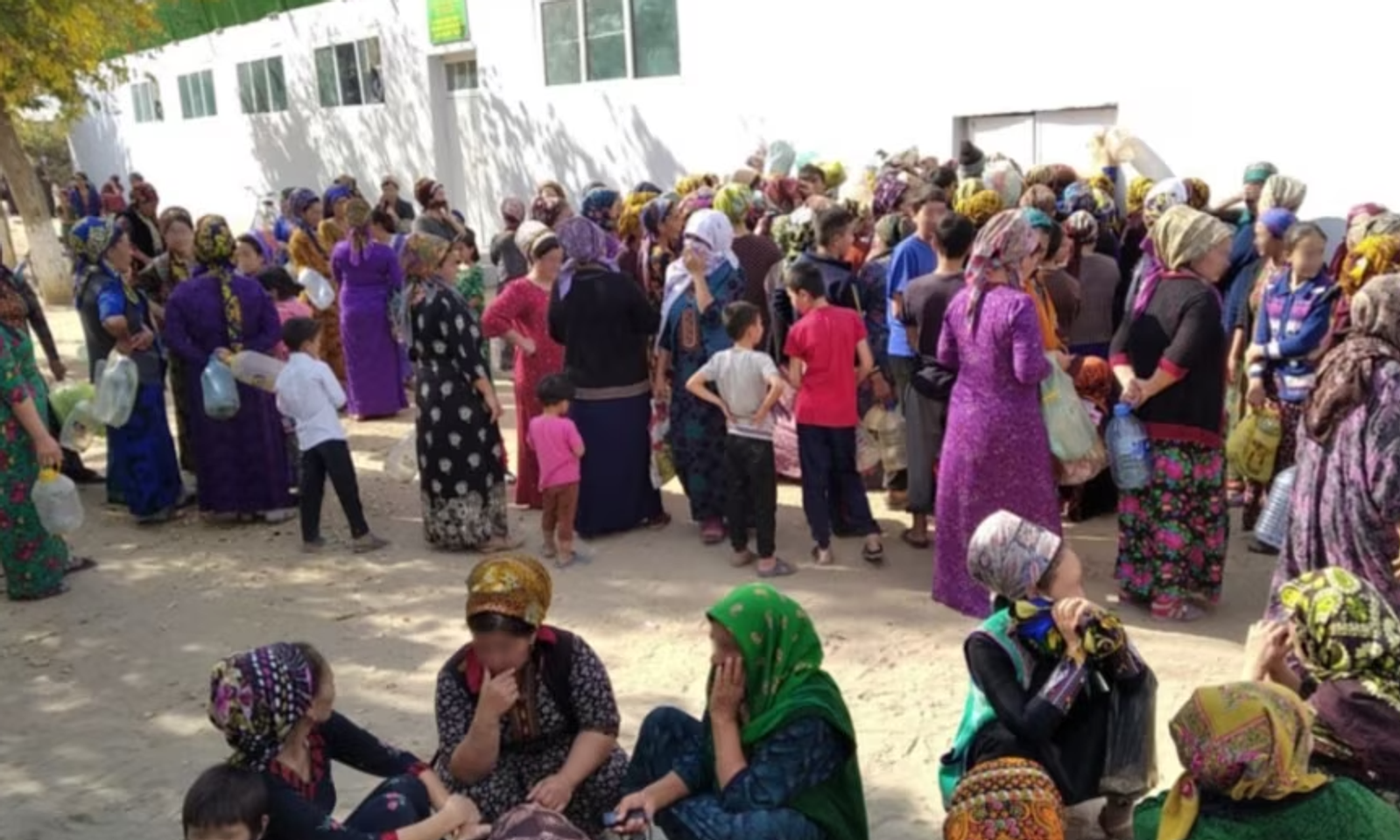 Түркмөнстанда ун үчүн чыккан мушташта бир аял каза болду