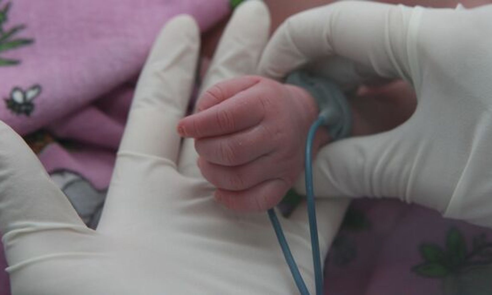 Таштандыдан табылган баланын энеси: Мен жөн гана коркуп кеттим. Өз баламдан баш тартпайм. Мен аны эч кимге бербейм!