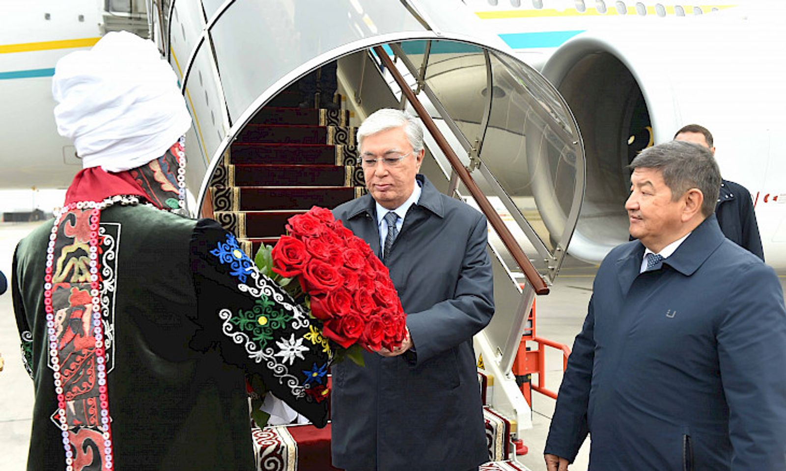 Кыргызстанга Казакстандын президенти Касым-Жомарт Токаев келди