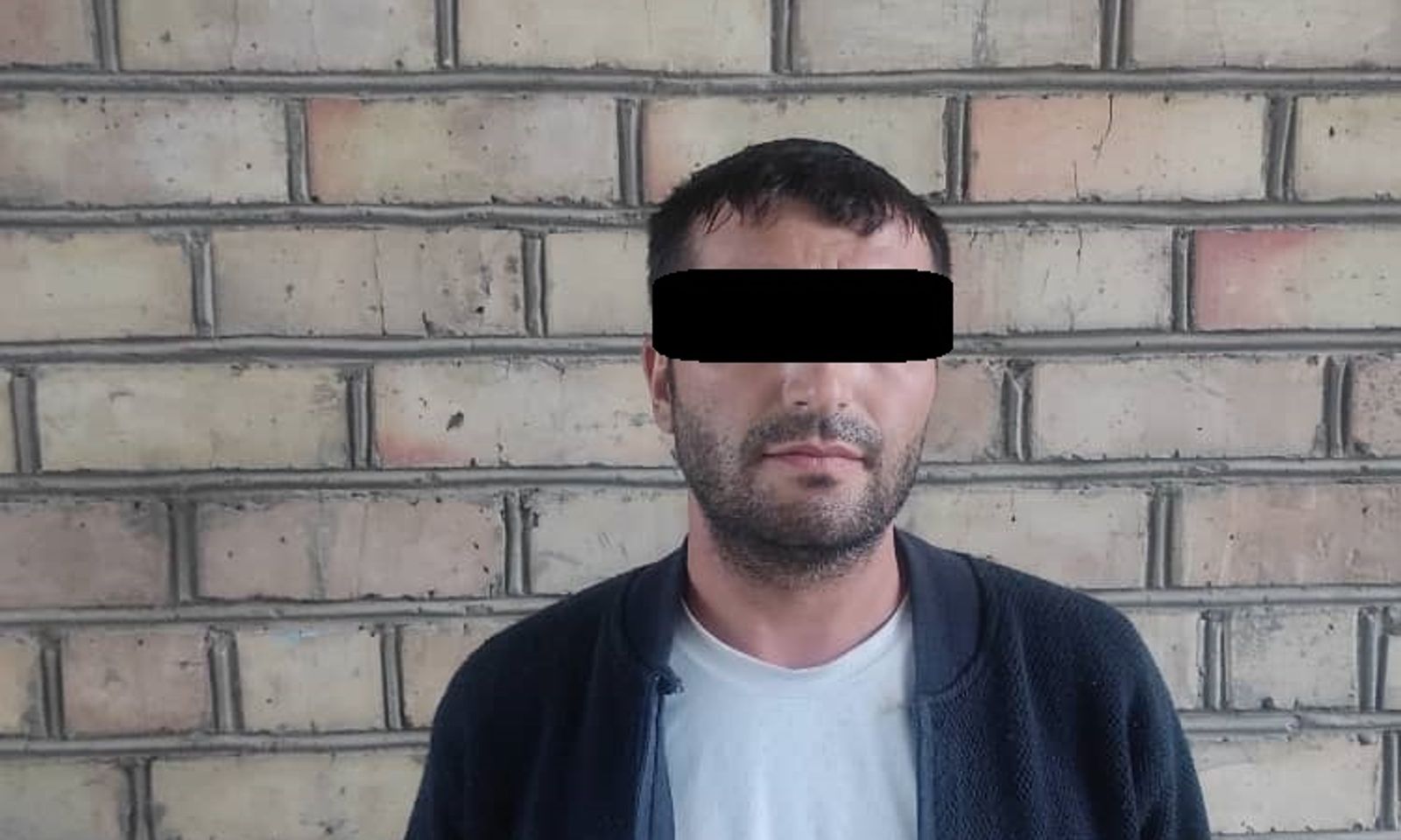 Интимдик сүрөттөрүн интернетке чыгарам деп. Базар-Коргондо акча каражатын опузалап талап кылган жаран кармалды