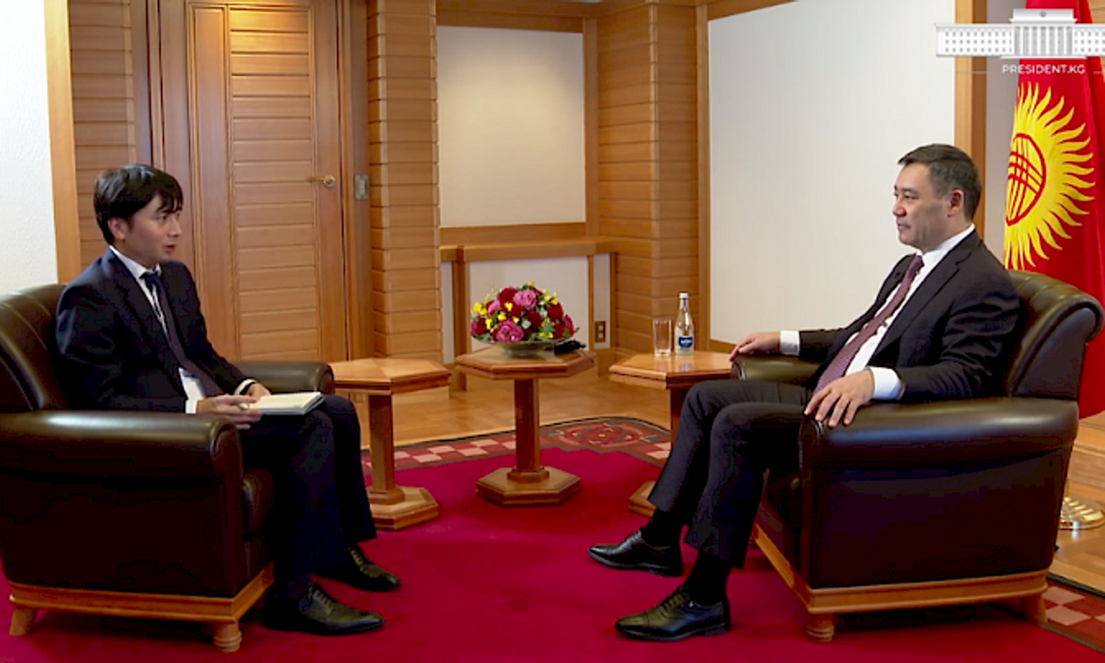 «Кызматташтык бийик деңгээлге көтөрүлөт». Садыр Жапаров Япониянын NHK каналына маек берди