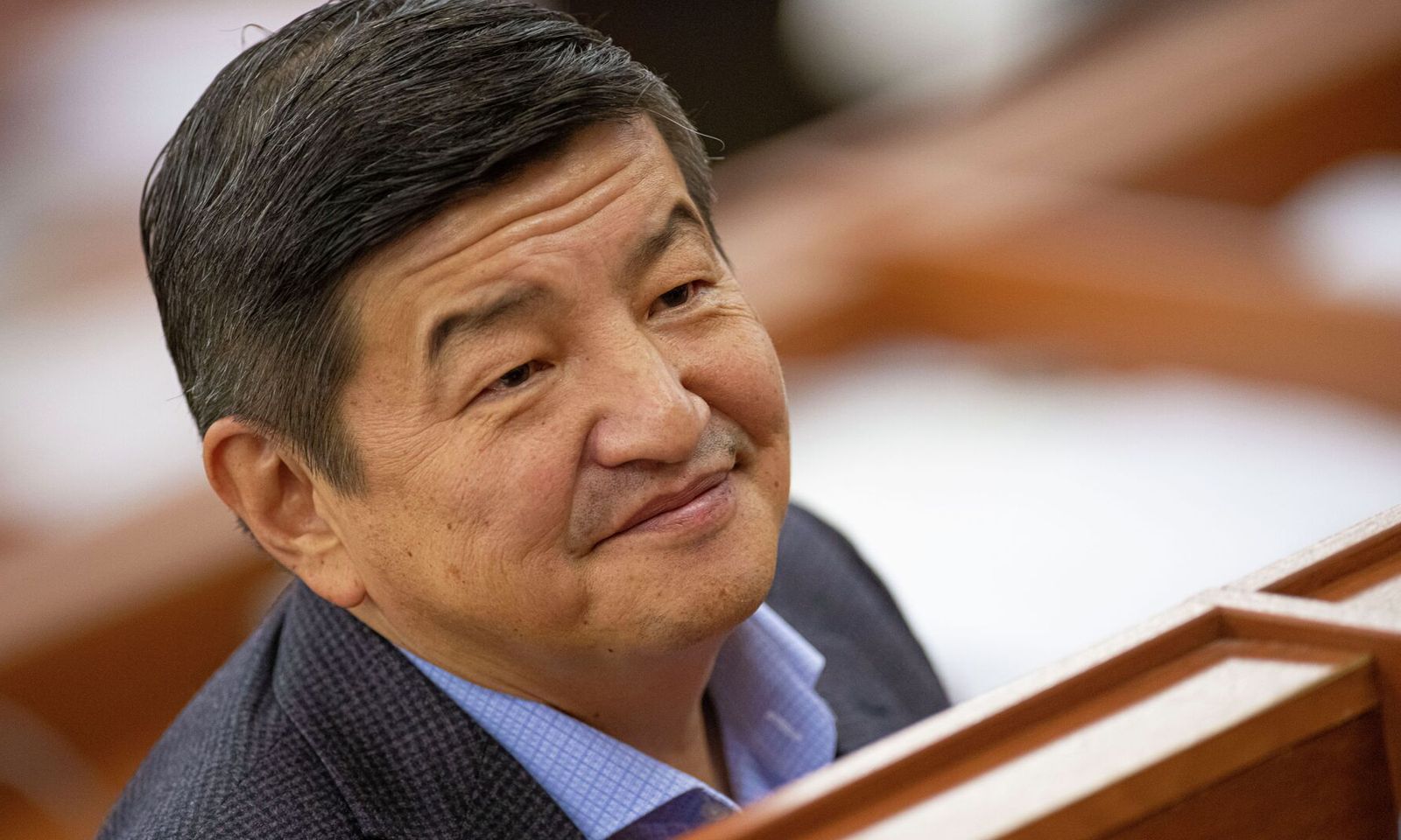 Акылбек Жапаров Жогорку Кеңештин депутаттарын сый тамакка чакырды