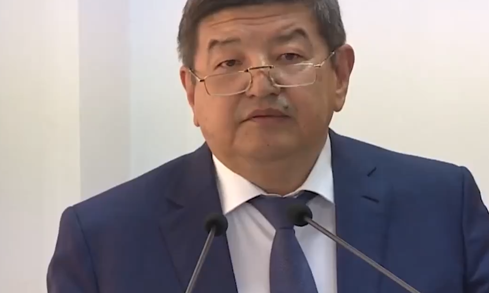 Акылбек Жапаров: Ар бир мугалим өзү берген сабагынан экзамен берсин!