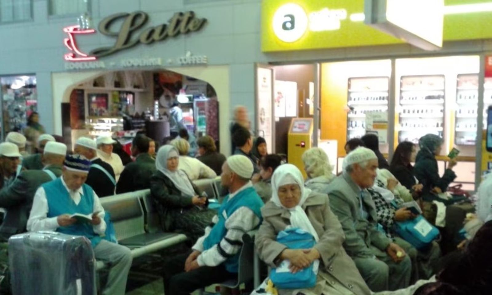 Казакстанда 120га жакын зыяратчынын алданып калганы кабарланды