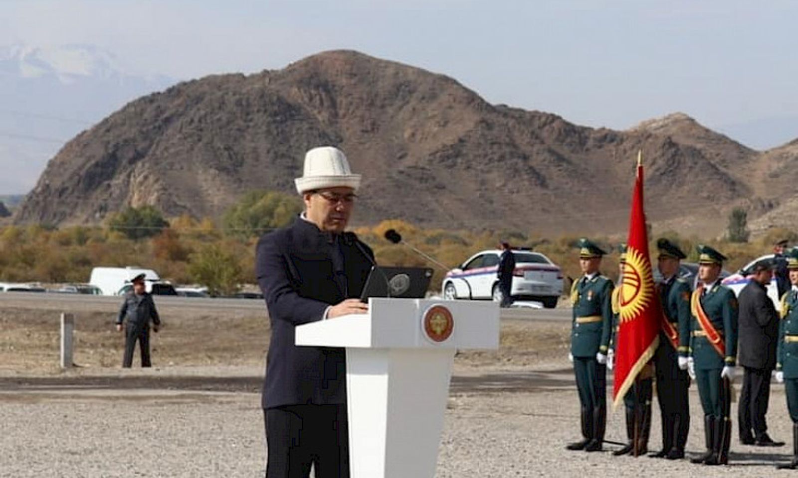 Садыр Жапаров Кочкордо Ормон хандын 230 жылдыгына карата эстелигин ачты