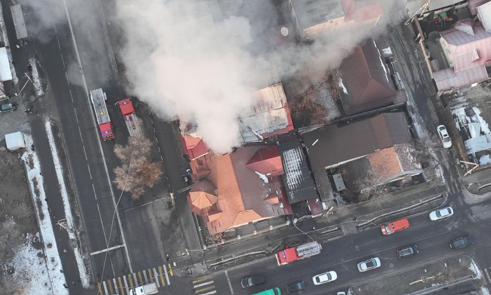 Бишкекте дүкөндөн чыккан өрт чектөөгө алынды