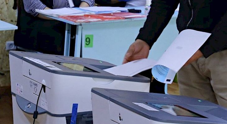 Кыргызстанда шайлоону шаршембиге өткөрүү сунушталды