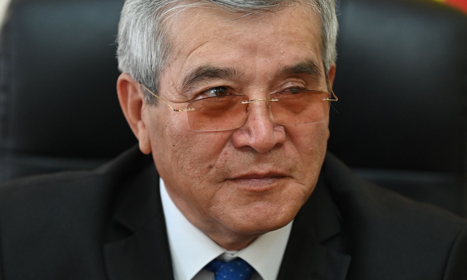 Мамлекеттик катчы: Мен каршымын! Атанын аты менен гана тукум сүрүштүрүлөт