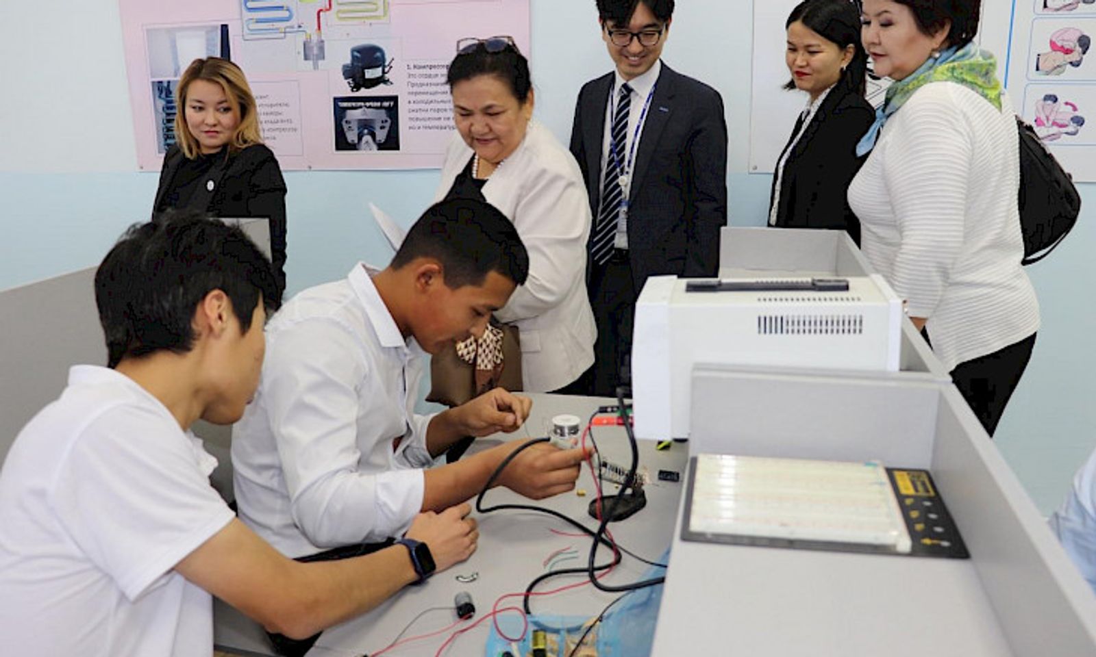 Бишкектеги №94 кесиптик лицейинде IT тармагы боюнча окуу борбору ачылды