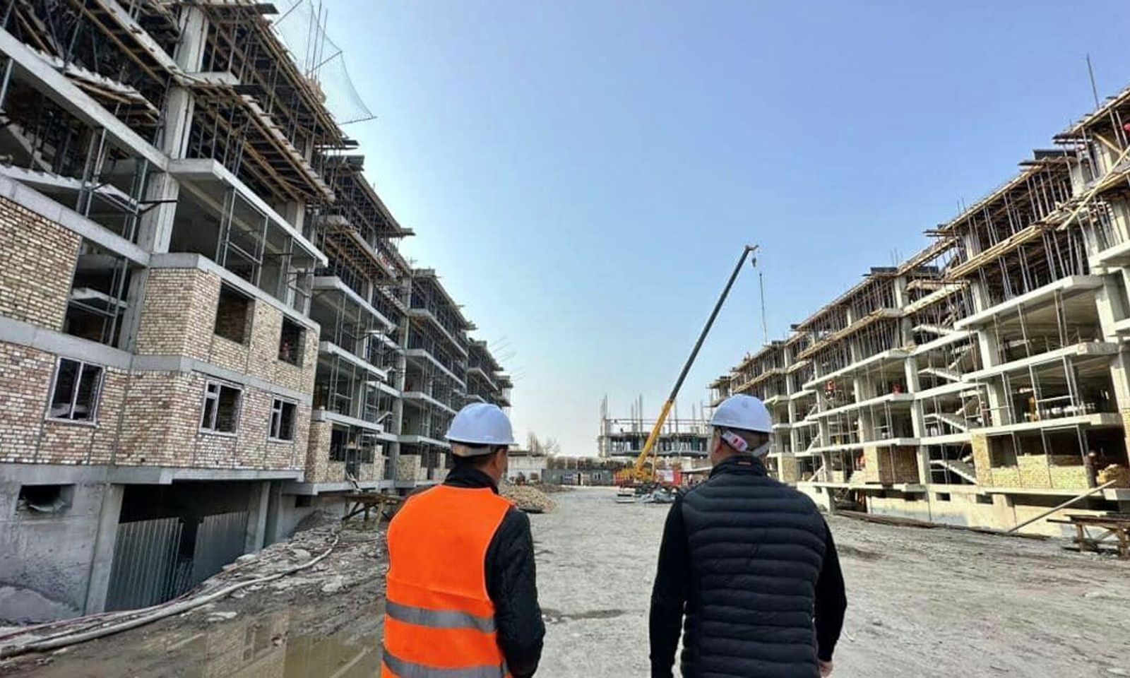 Медицина кызматкерлерине 5 миң ипотекалык батир кезексиз берилет