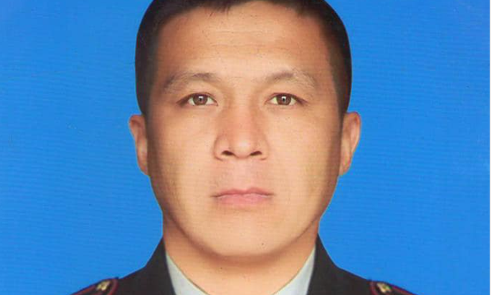 Милиция кызматкери өрт кырсыгына жардам берем деп көз жумду. Артында 3 баласы калды