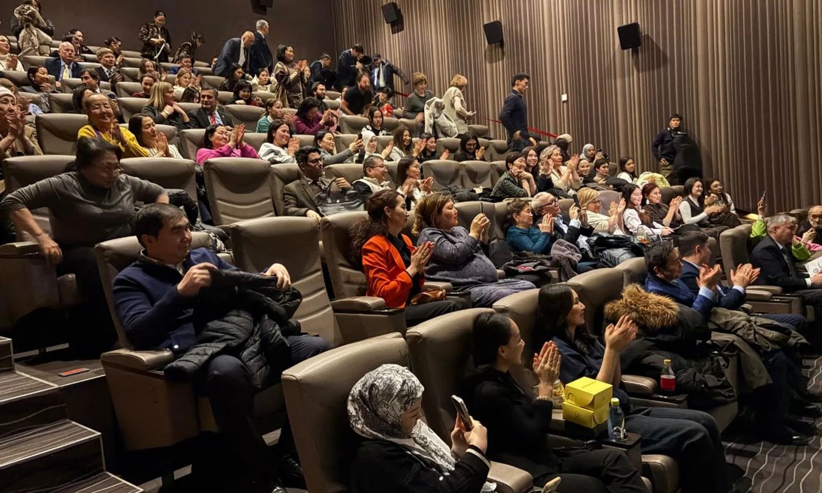 Кыргыз-казак маданий кызматташтыгы: Астанада кыргыз тасмалары көрсөтүлүүдө